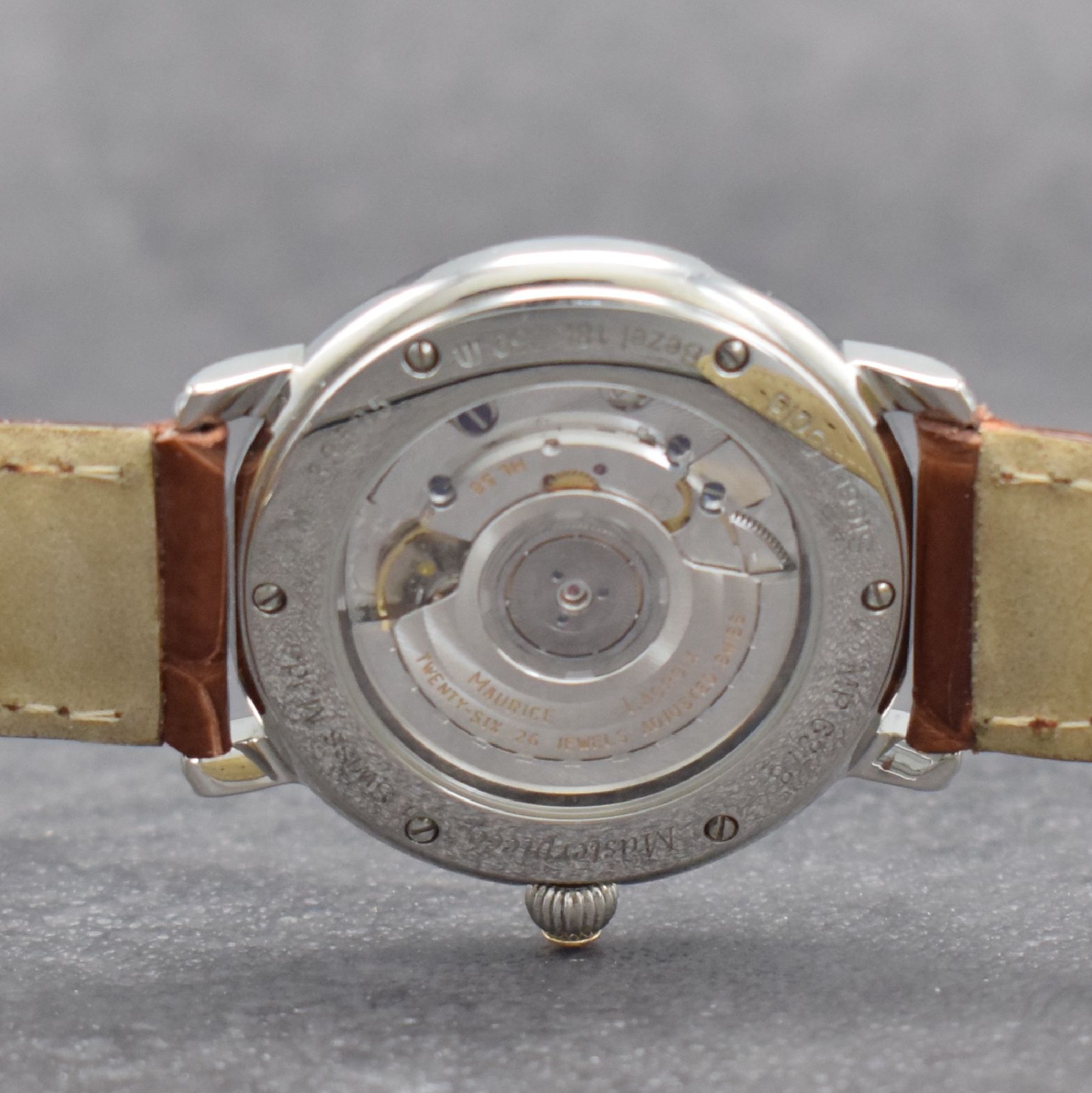 Detail e: MAURICE LACROIX Herrenarmbanduhr Masterpiece Grand Guichet, Schweiz um 2010, Automatik, Ref. MP 6378, beids. vergl. Edelstahlgeh., Boden 6-fach ...