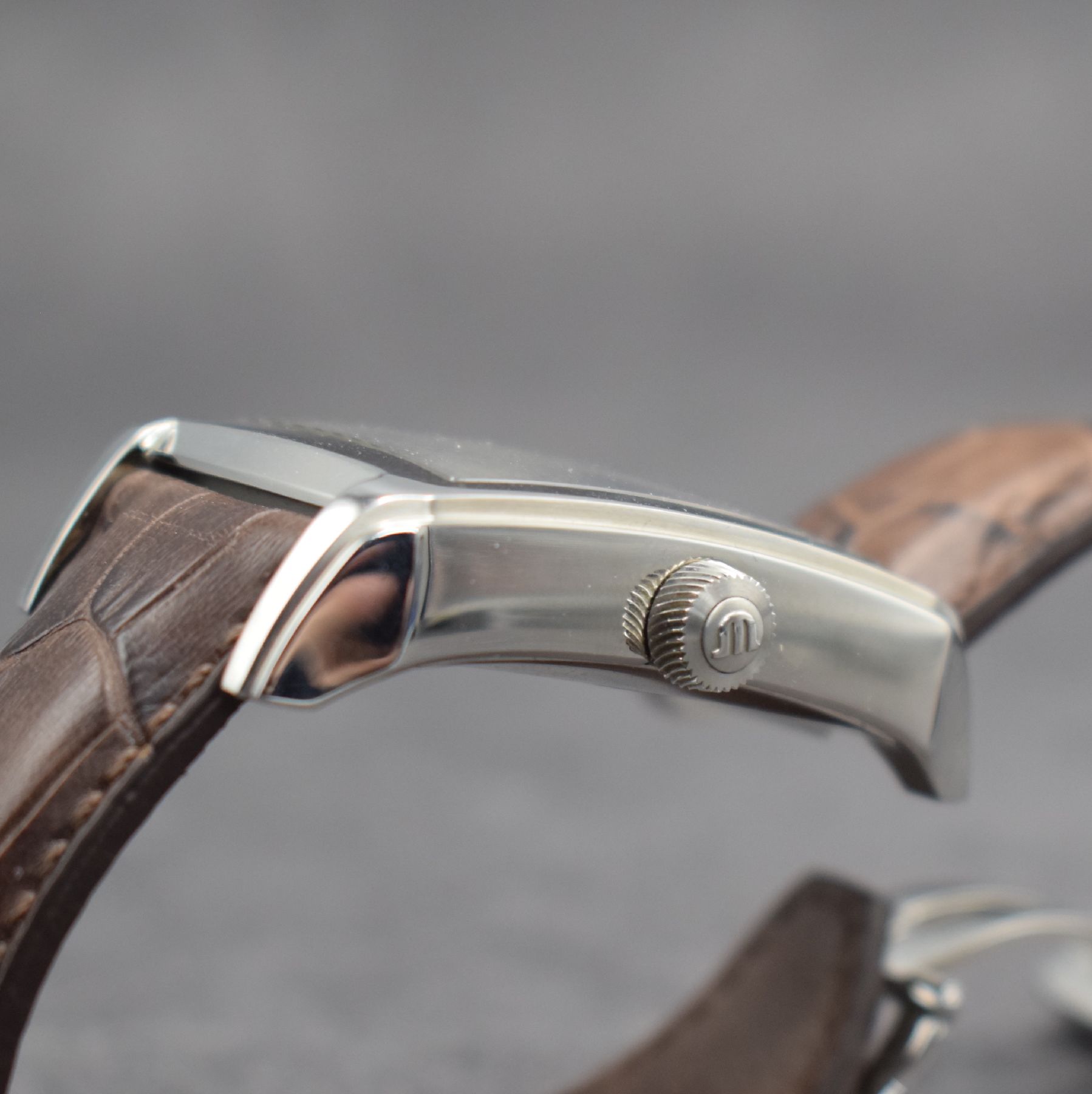 Detail e: MAURICE LACROIX Pontos Herrenarmbanduhr mit Tag & Datum, Schweiz um 2010, Automatik, Ref. PT6137, beids. vergl. Edelstahlgeh., Boden 4-fach verschr., ...