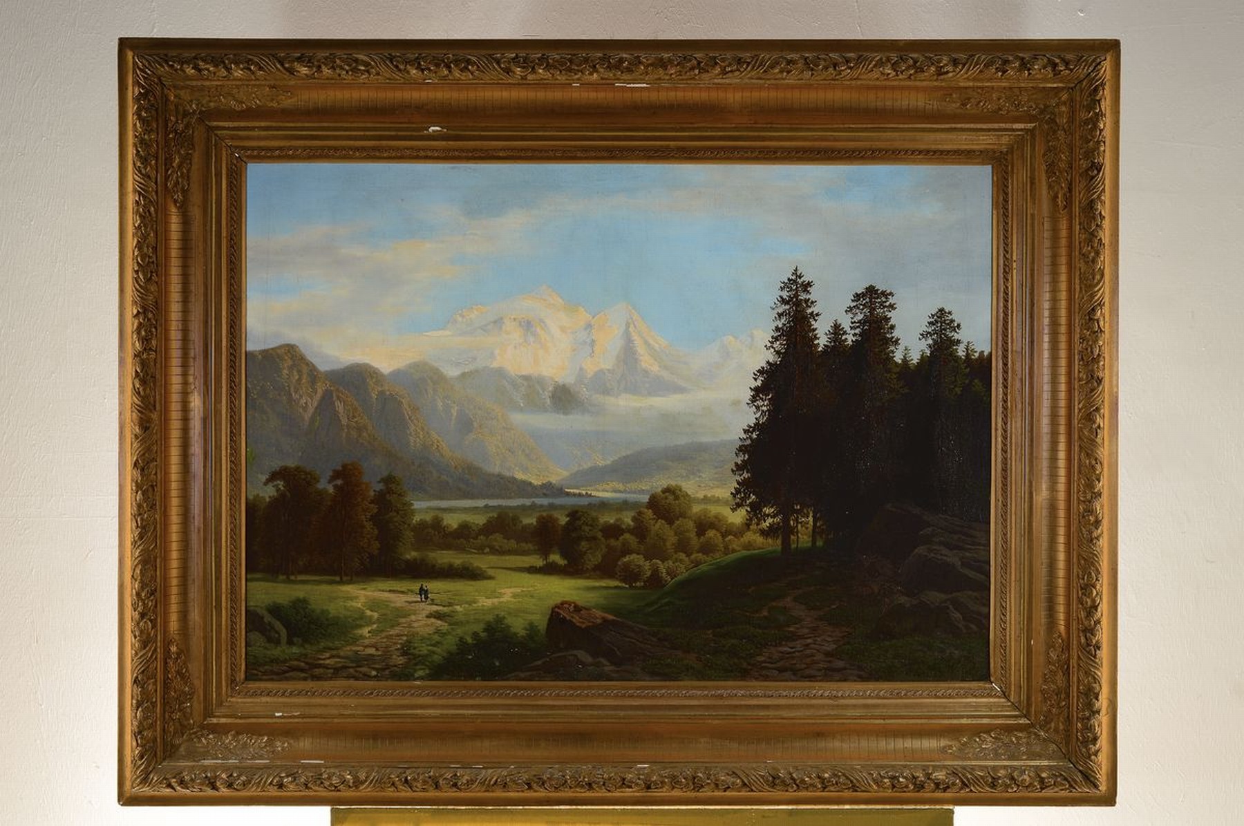 Detail k: Wilh. Theodor Nocken, 1830-1905 Düsseldorf, Weite sommerliche Voralpenlandschaft, im Hintergrund das Hochgebirge, im Vordergrund zwei Personen, ...