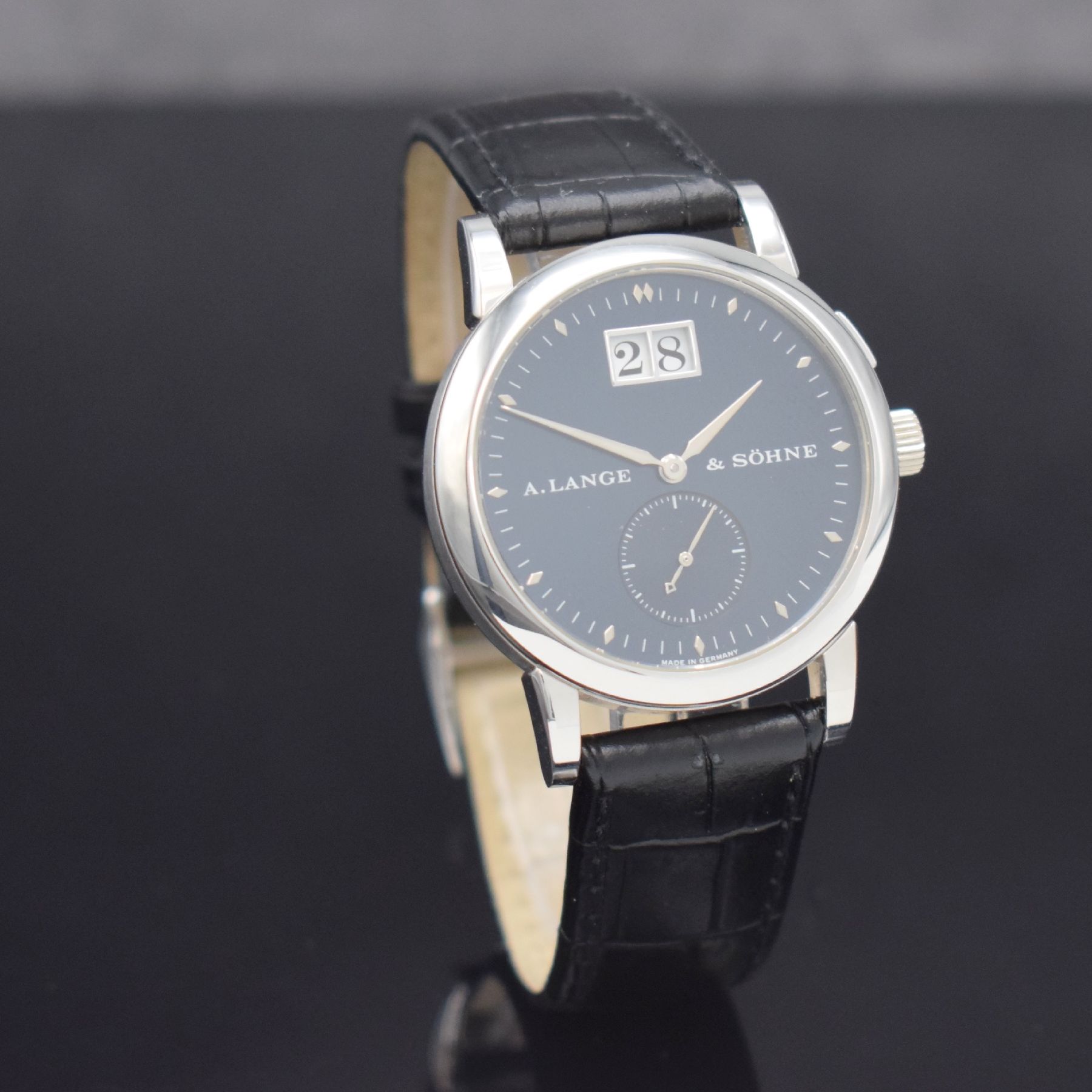 Detail b: A. LANGE & SÖHNE feine Armbanduhr Modell Saxonia in WG 750/000, Handaufzug, Deutschland um 2000, Ref. 102.027, Lederband m. orig. WG 750/000 ...