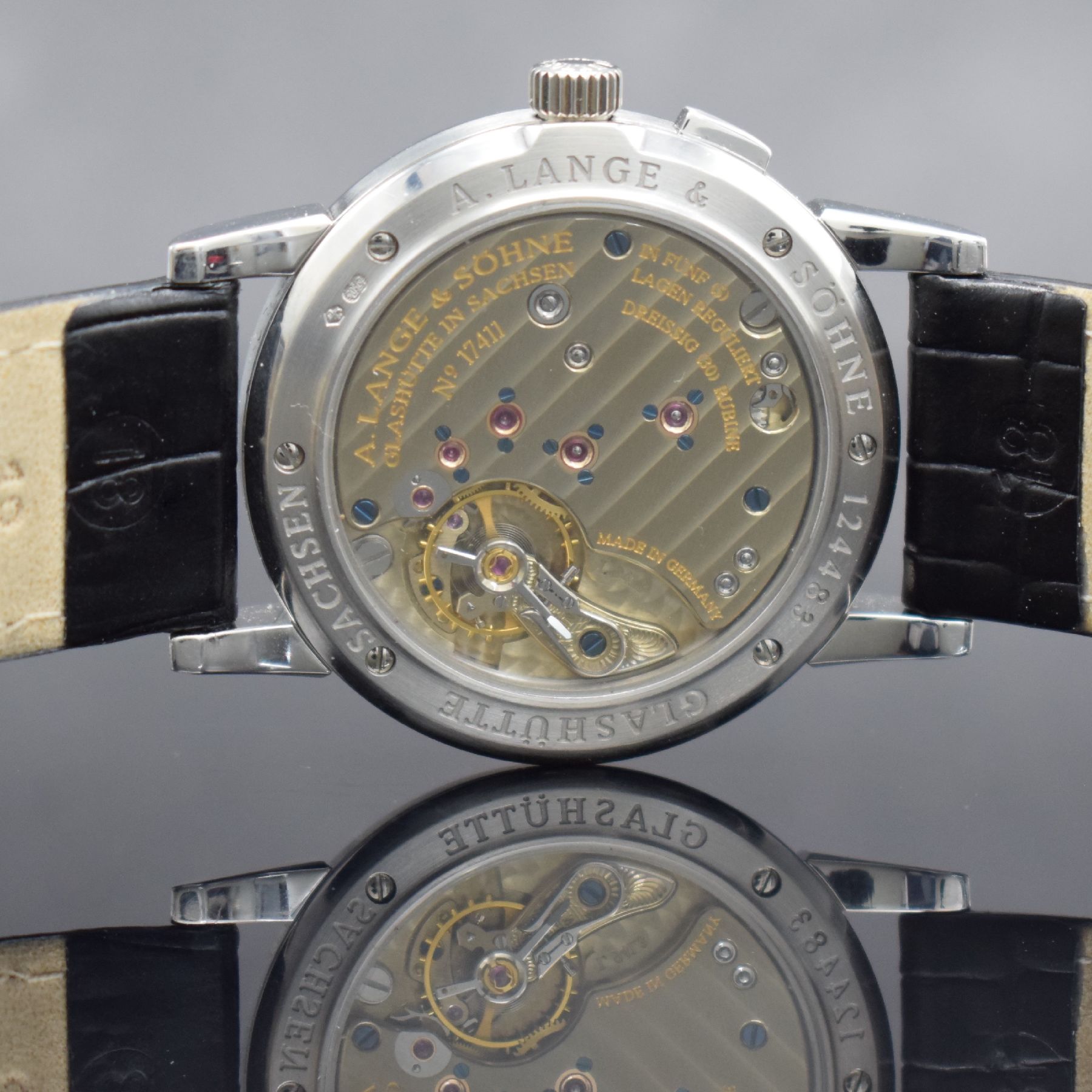 Detail d: A. LANGE & SÖHNE feine Armbanduhr Modell Saxonia in WG 750/000, Handaufzug, Deutschland um 2000, Ref. 102.027, Lederband m. orig. WG 750/000 ...