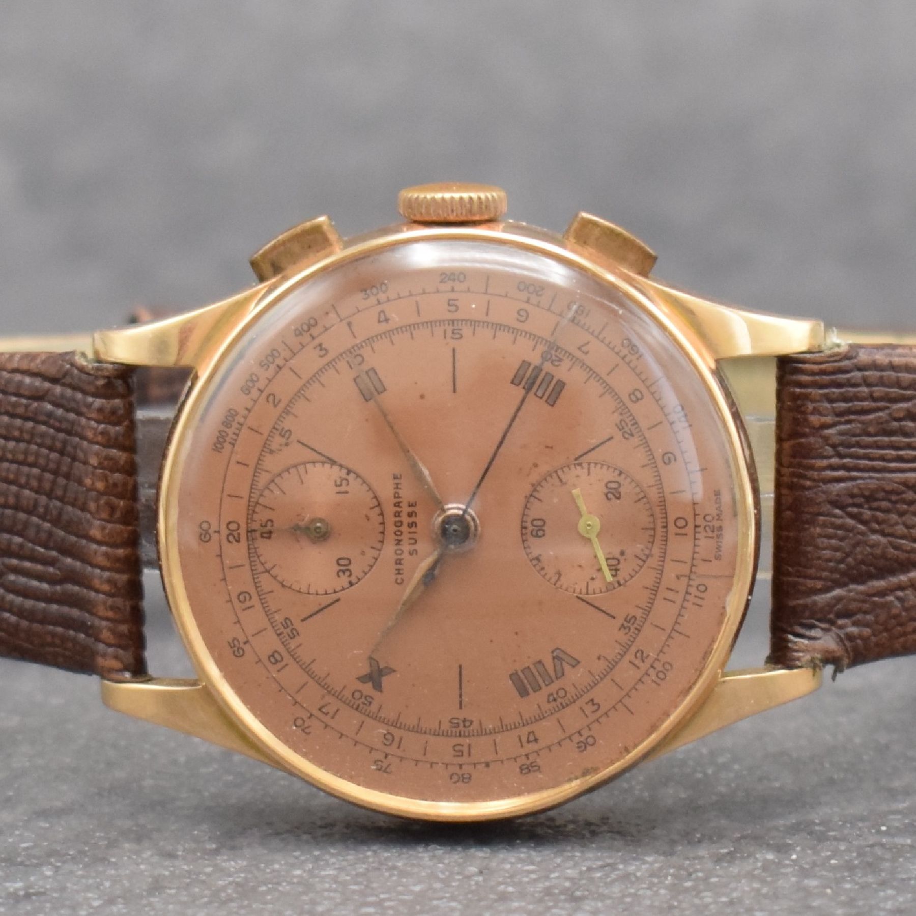 Detail a: VENUS / CHRONOGRAPHE SUISSE Schaltradchronograph in RoseG 750/000, Schweiz um 1948, Handaufzug, Boden & Glasrand aufgedr., Metallcuv. zur Armierung, ...