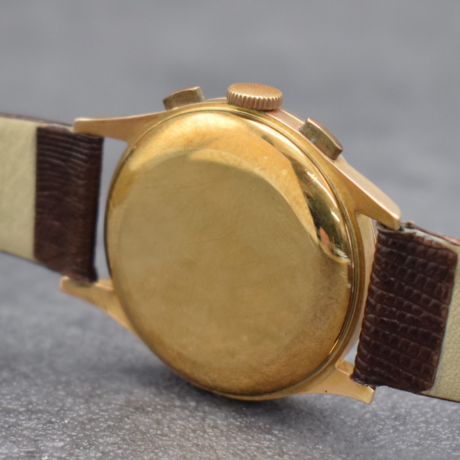 Detail e: VENUS / CHRONOGRAPHE SUISSE Schaltradchronograph in RoseG 750/000, Schweiz um 1948, Handaufzug, Boden & Glasrand aufgedr., Metallcuv. zur Armierung, ...