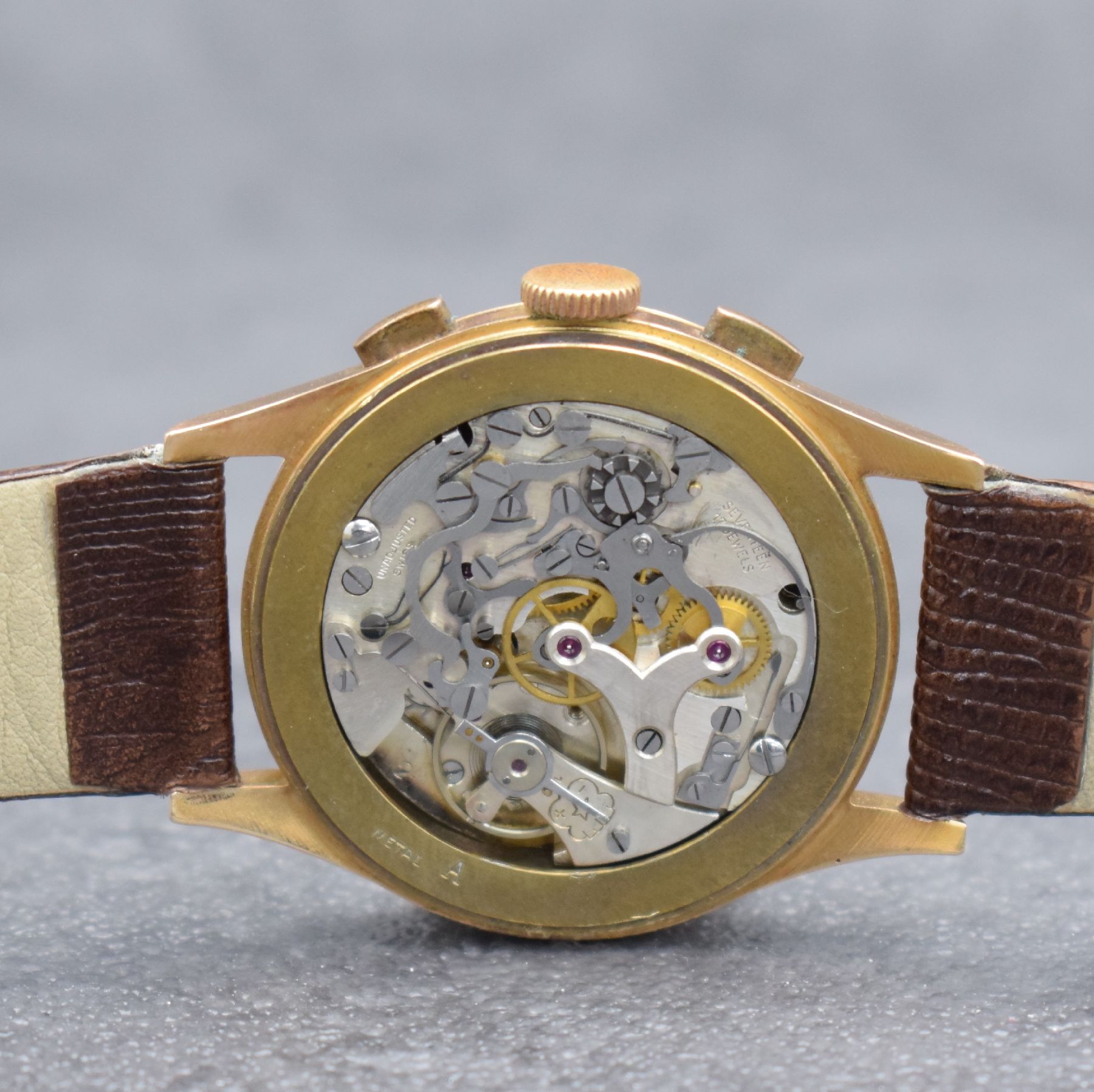 Detail f: VENUS / CHRONOGRAPHE SUISSE Schaltradchronograph in RoseG 750/000, Schweiz um 1948, Handaufzug, Boden & Glasrand aufgedr., Metallcuv. zur Armierung, ...