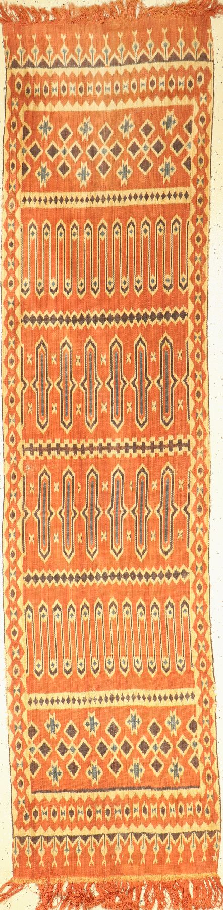 Ikat Textil, Indonesien, um 1920, Baumwolle, ca. 256 x 62 cm, paar kleine Löcher