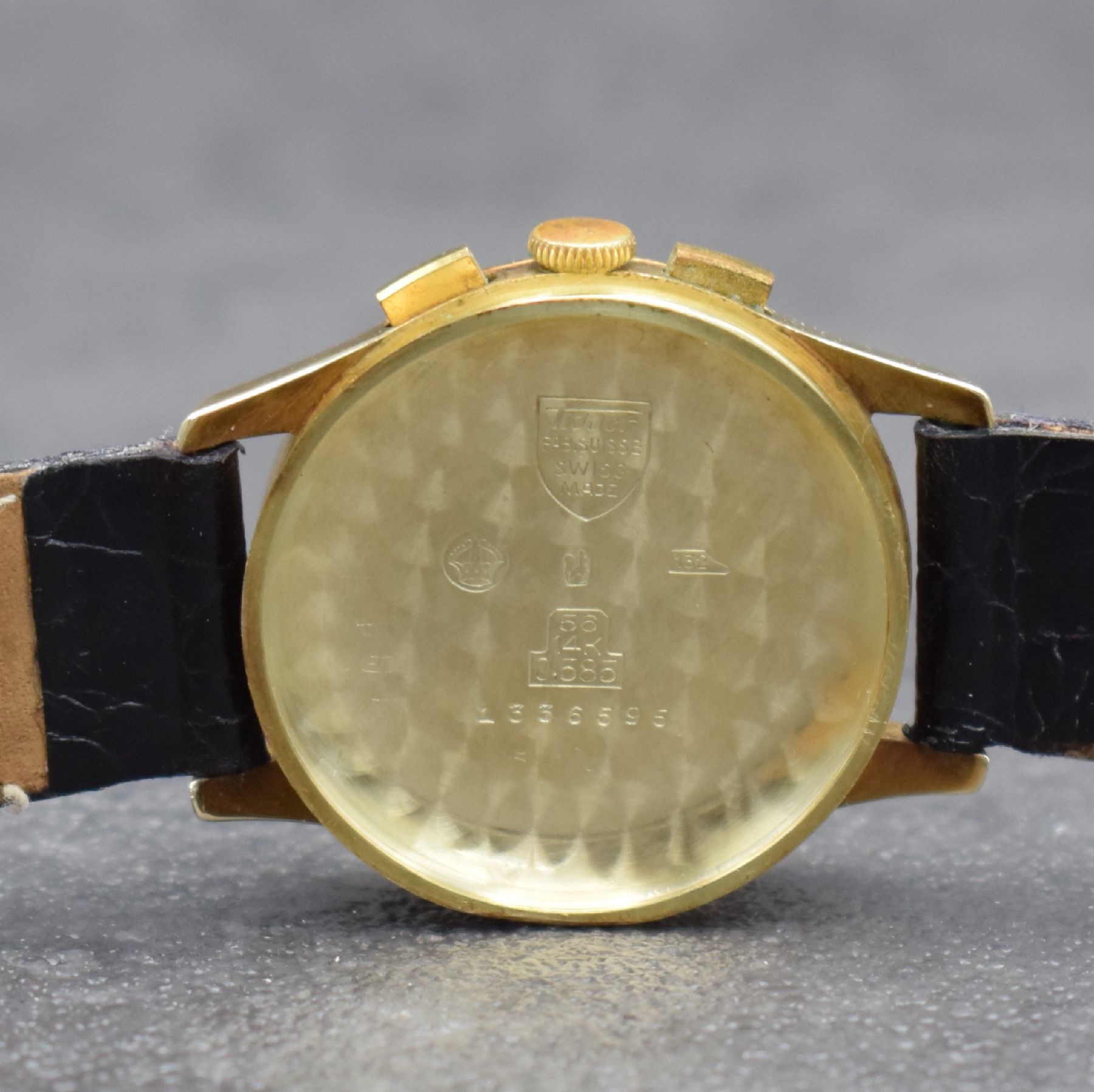 Detail f: TISSOT seltener Schaltradchronograph in GG 585/000, Handaufzug, Schweiz um 1940, Boden & Glasrand aufgedr., Zifferbl. rest., 30 Min.- Stoppz., Tele- ...