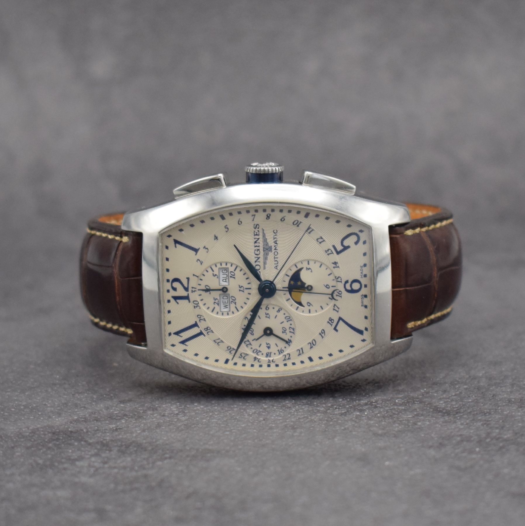 LONGINES Evidenza Moonphase Armbandchronograph XL, Automatik, Schweiz um 2011, Ref. L2.688.4, tonneau-förm. Edelstahlgeh. inkl. orig. Lederband m. ...