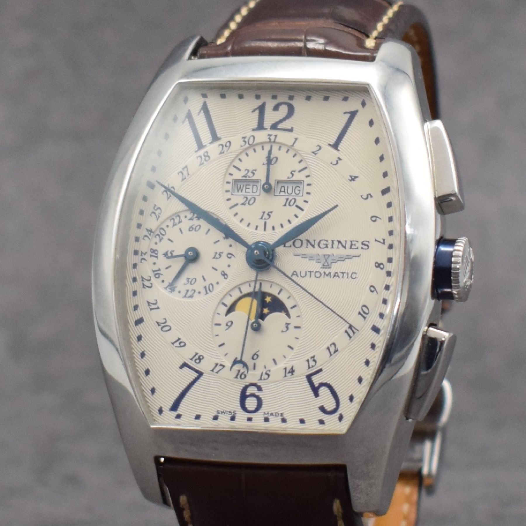 Detail c: LONGINES Evidenza Moonphase Armbandchronograph XL, Automatik, Schweiz um 2011, Ref. L2.688.4, tonneau-förm. Edelstahlgeh. inkl. orig. Lederband m. ...