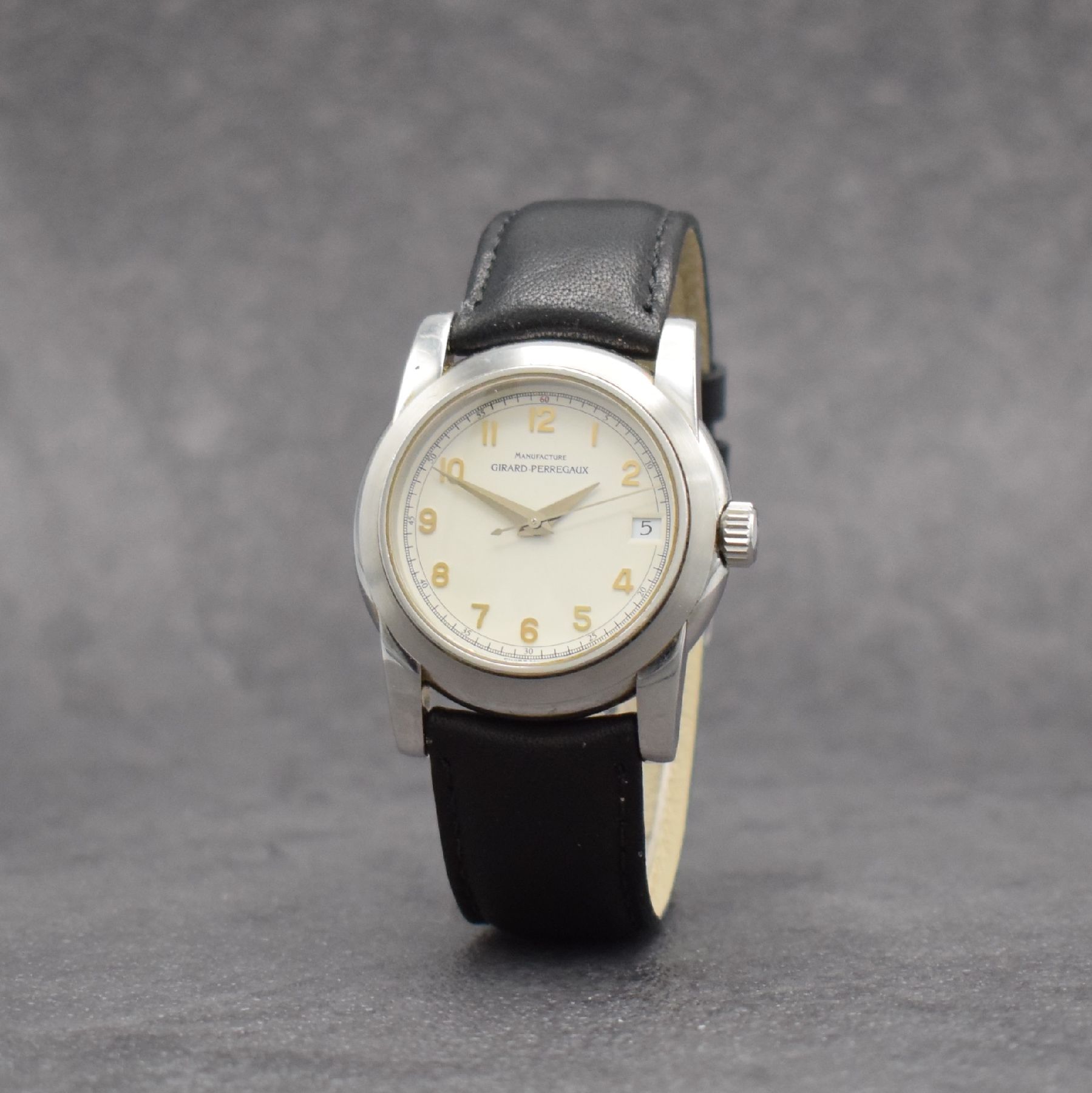Detail b: GIRARD PERREGAUX Herrenarmbanduhr pour Ferrari in Stahl, Schweiz um 2000, Automatik, Ref. 8025, Edelstahlgeh., Boden 6-fach verschr., neutr. ...