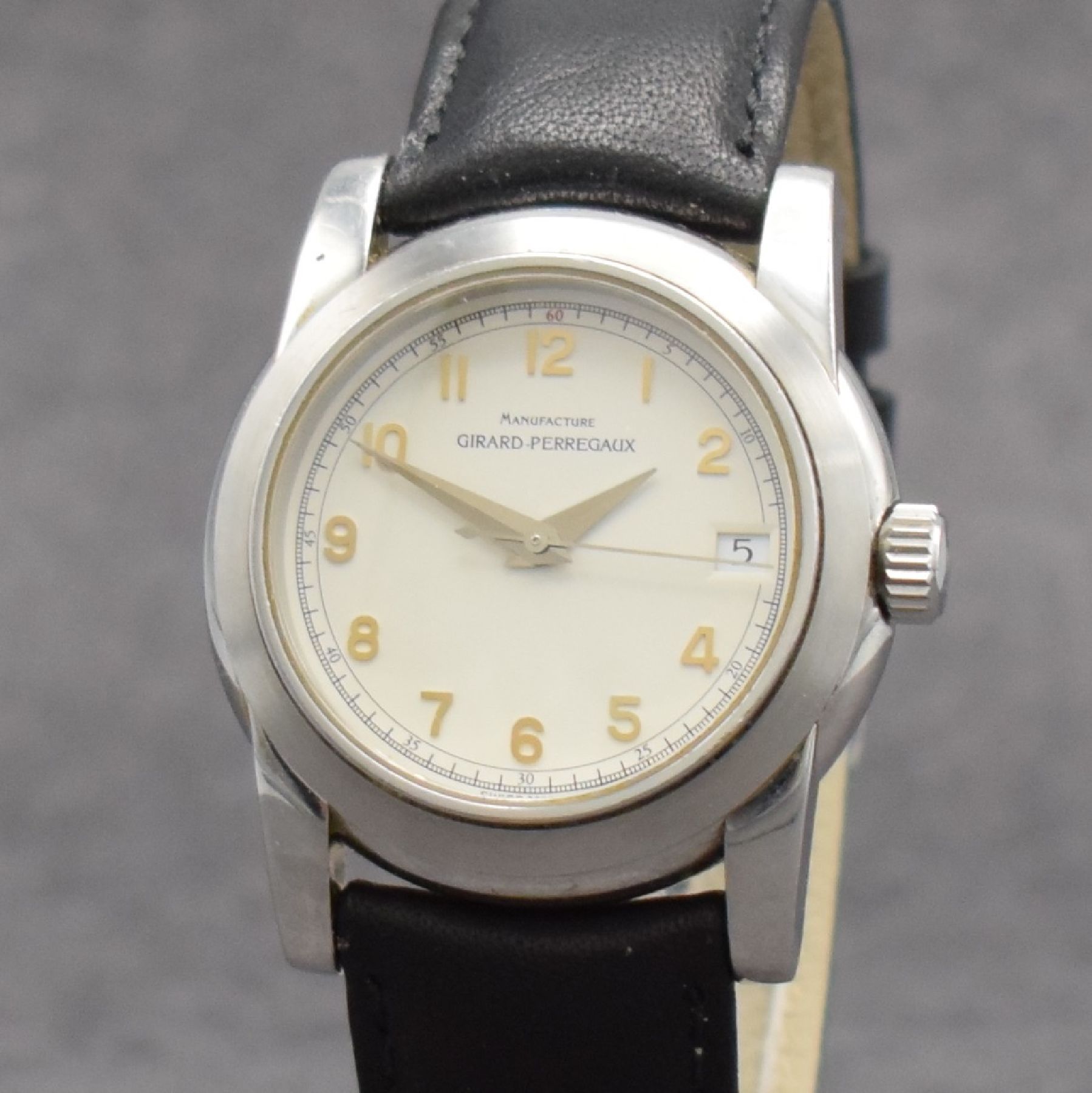 Detail c: GIRARD PERREGAUX Herrenarmbanduhr pour Ferrari in Stahl, Schweiz um 2000, Automatik, Ref. 8025, Edelstahlgeh., Boden 6-fach verschr., neutr. ...