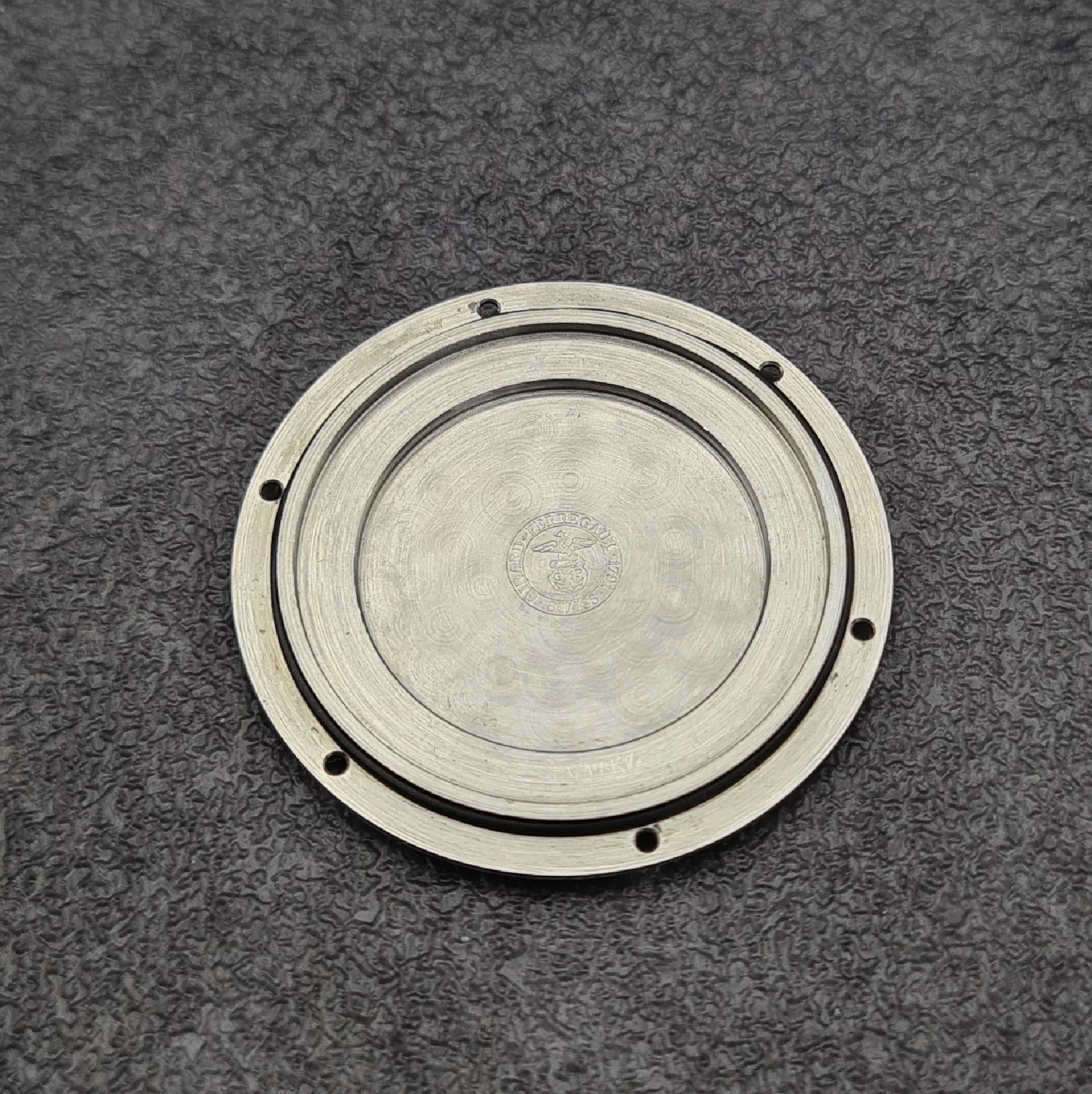 Detail k: GIRARD PERREGAUX Herrenarmbanduhr pour Ferrari in Stahl, Schweiz um 2000, Automatik, Ref. 8025, Edelstahlgeh., Boden 6-fach verschr., neutr. ...