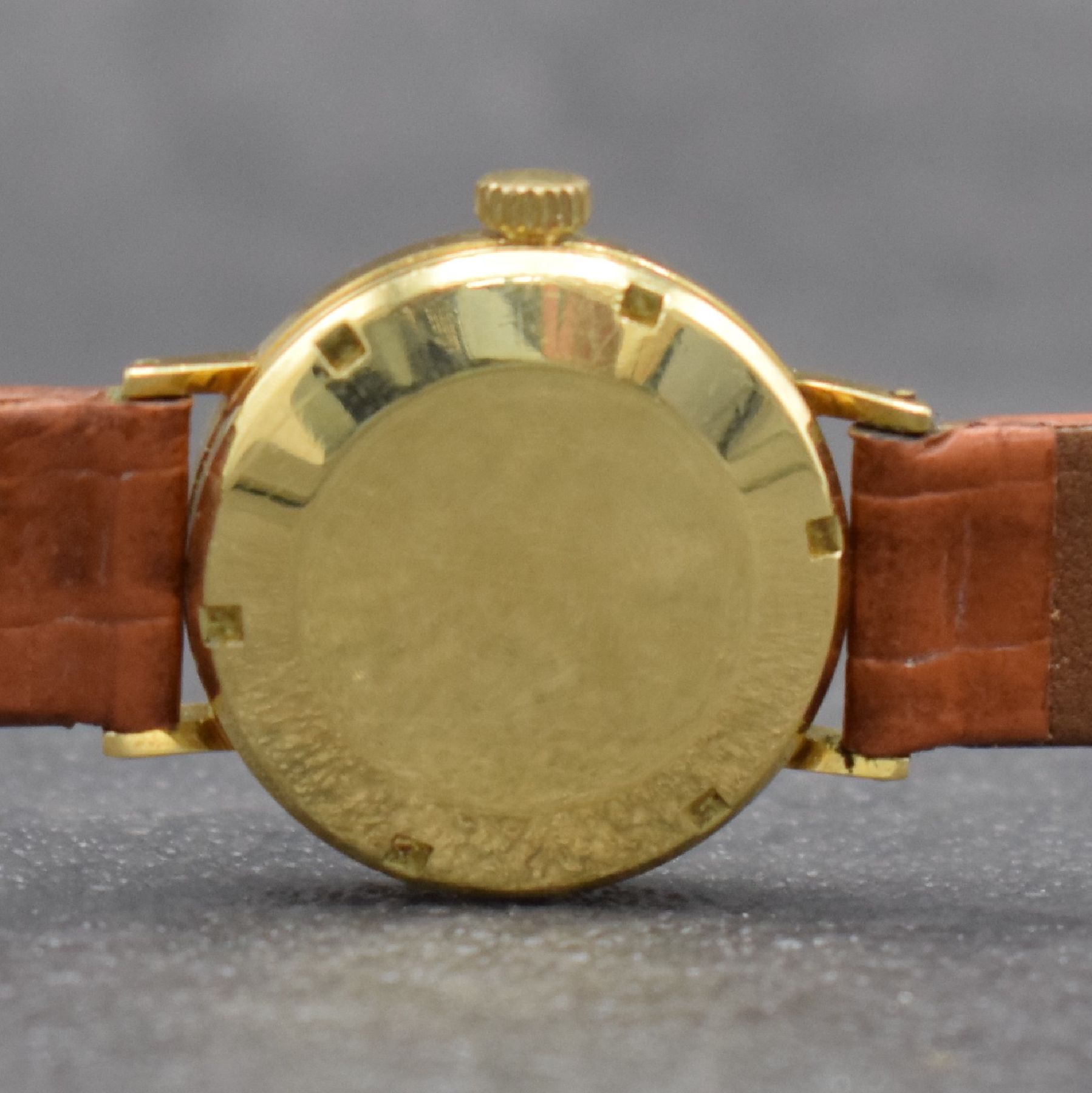Detail e: IWC seltene Damenarmbanduhr Ref. 2228 in GG 750/000 mit Kaliber 44, Schweiz um 1968, Automatik, massives Goldgeh. m. geschr. Boden, silb. Zifferbl. ...