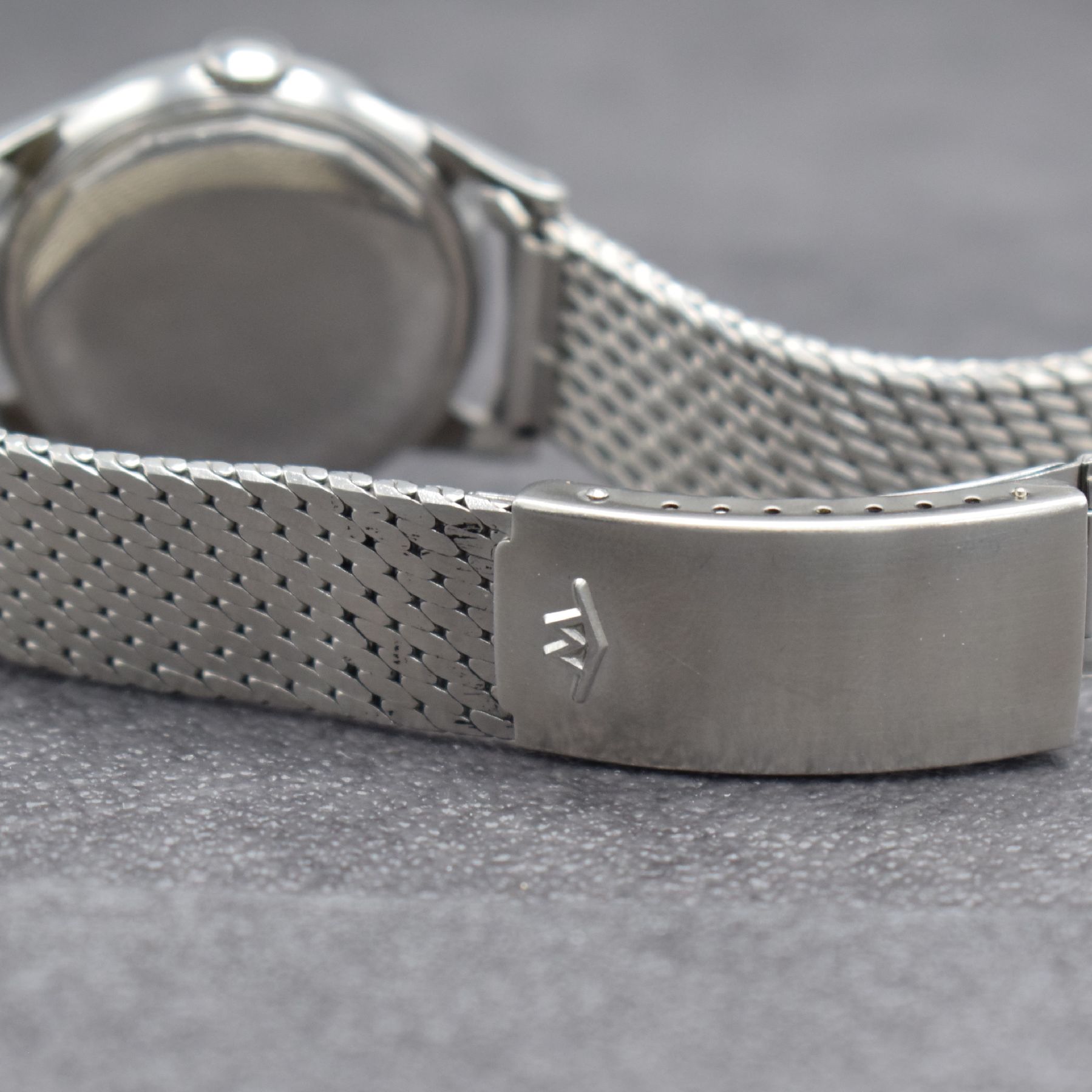 Detail d: MOVADO Kingmatic Chronometer Herrenarmbanduhr in Edelstahl, Schweiz um 1965, Automatik, Sub-Sea Gehäuse m. geschr. Boden, Movado Stahlband m. ...