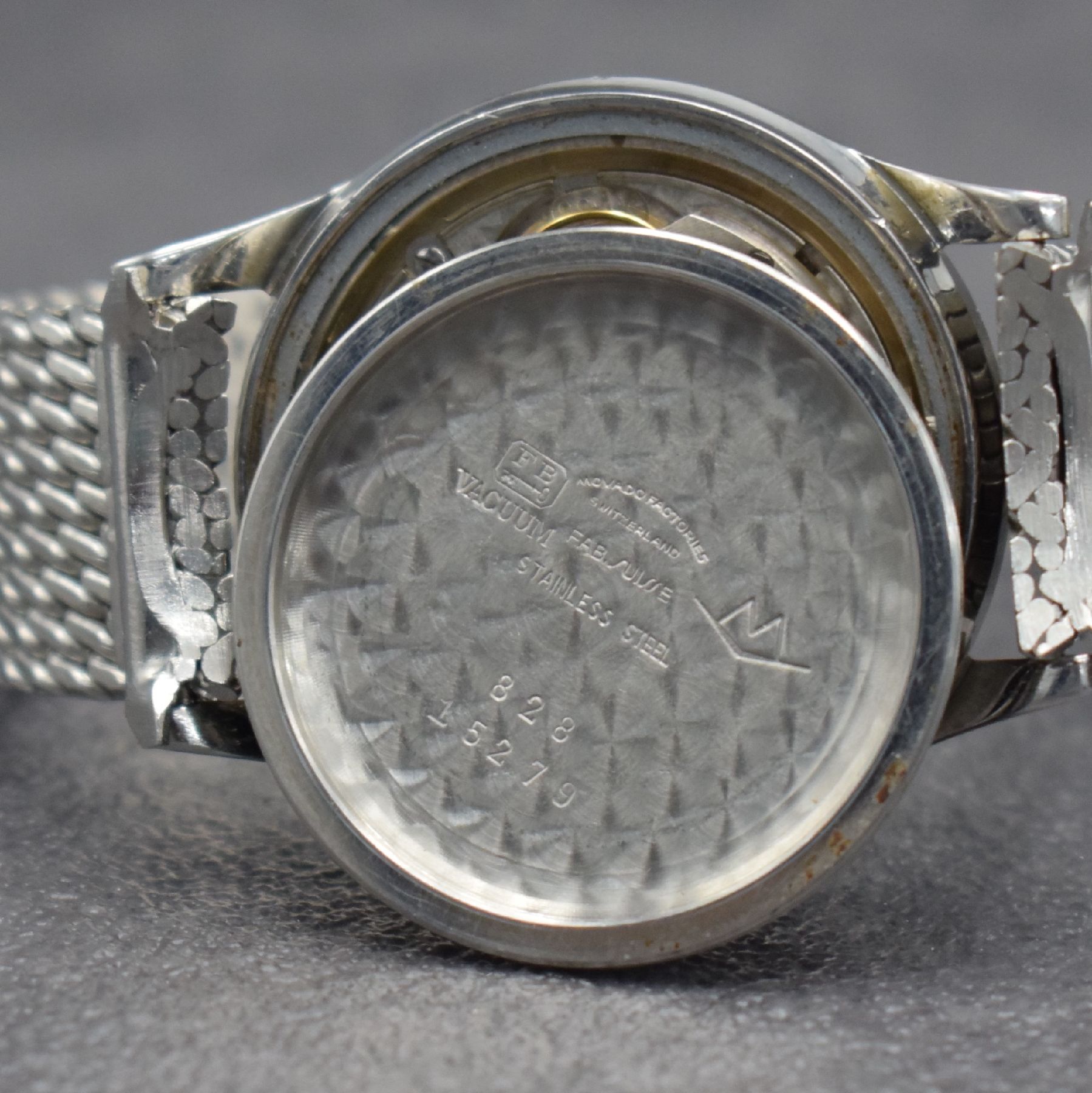 Detail j: MOVADO Kingmatic Chronometer Herrenarmbanduhr in Edelstahl, Schweiz um 1965, Automatik, Sub-Sea Gehäuse m. geschr. Boden, Movado Stahlband m. ...