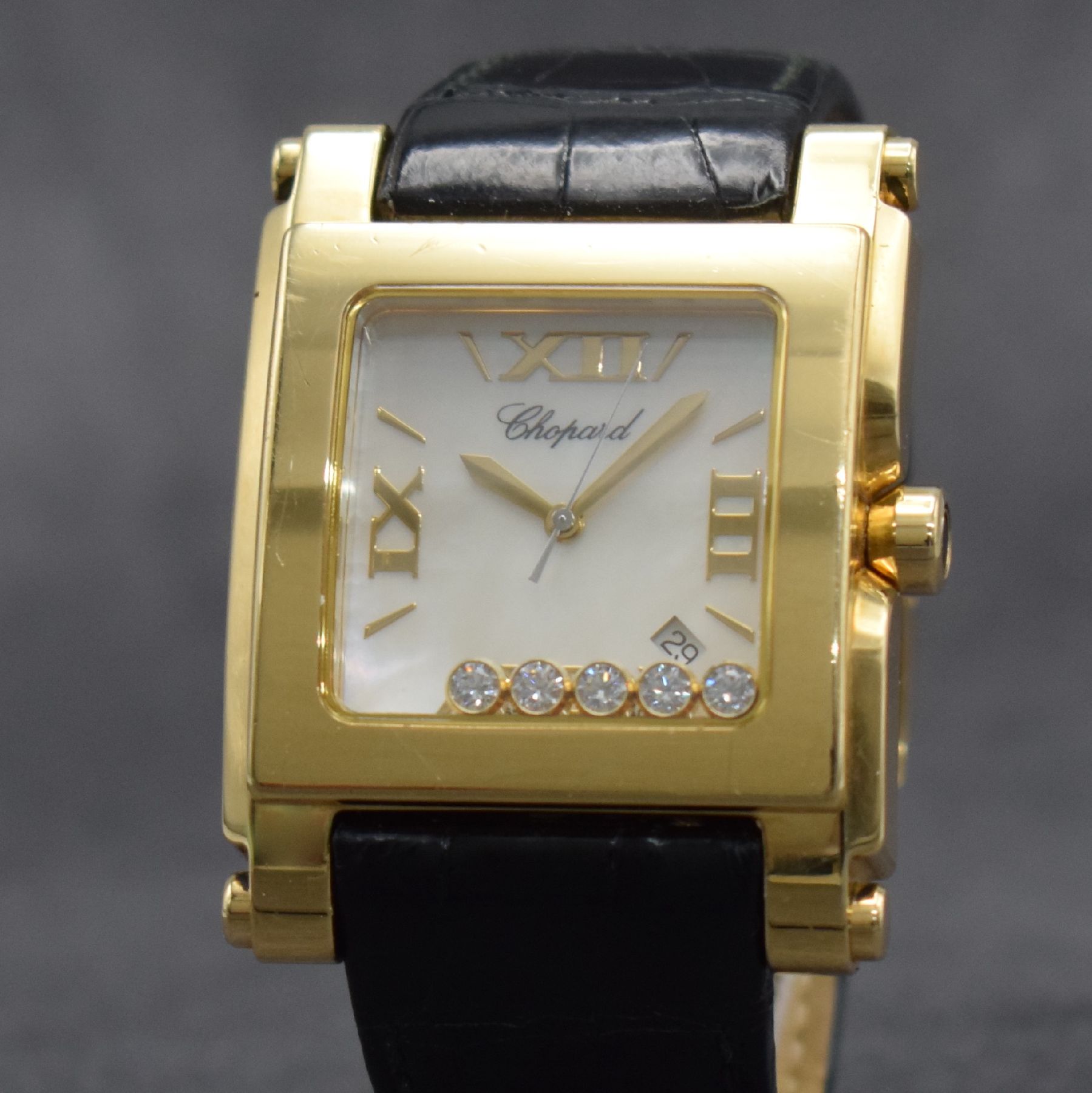 Detail c: CHOPARD Damenarmbanduhr Happy Sport Square in GG 750/000 Referenz 28/3570, massives Goldgeh. inkl. orig. Lederband m. orig. GG 750/000 Dornschl., ...