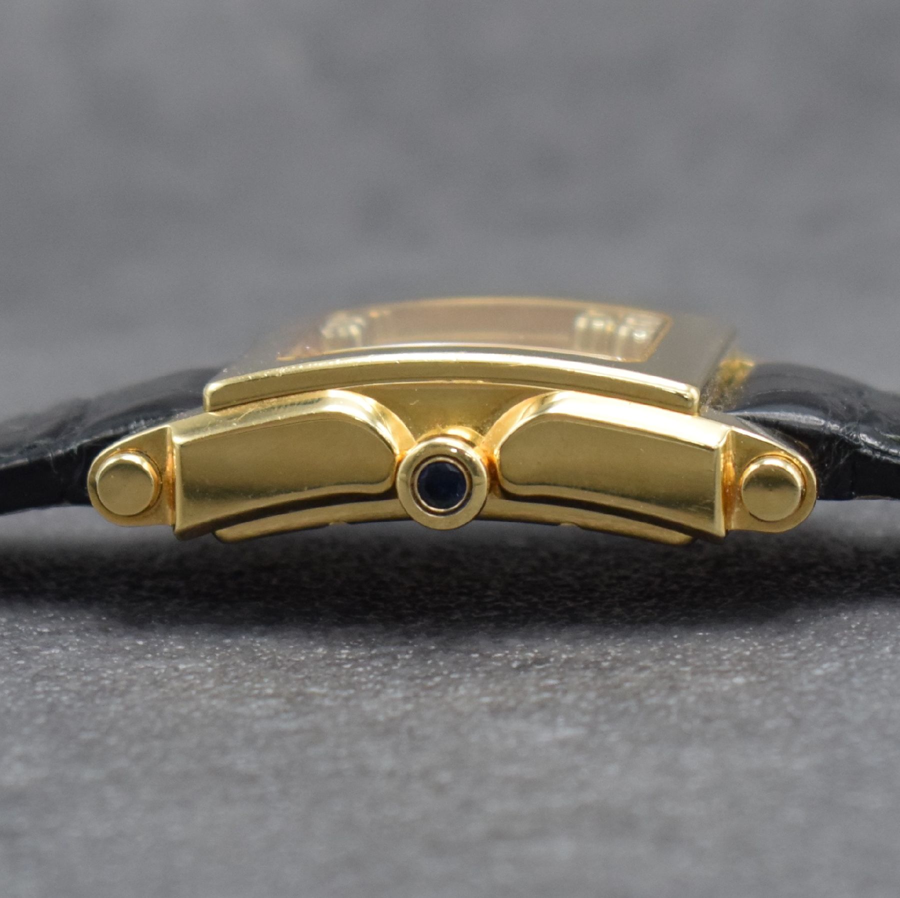 Detail f: CHOPARD Damenarmbanduhr Happy Sport Square in GG 750/000 Referenz 28/3570, massives Goldgeh. inkl. orig. Lederband m. orig. GG 750/000 Dornschl., ...