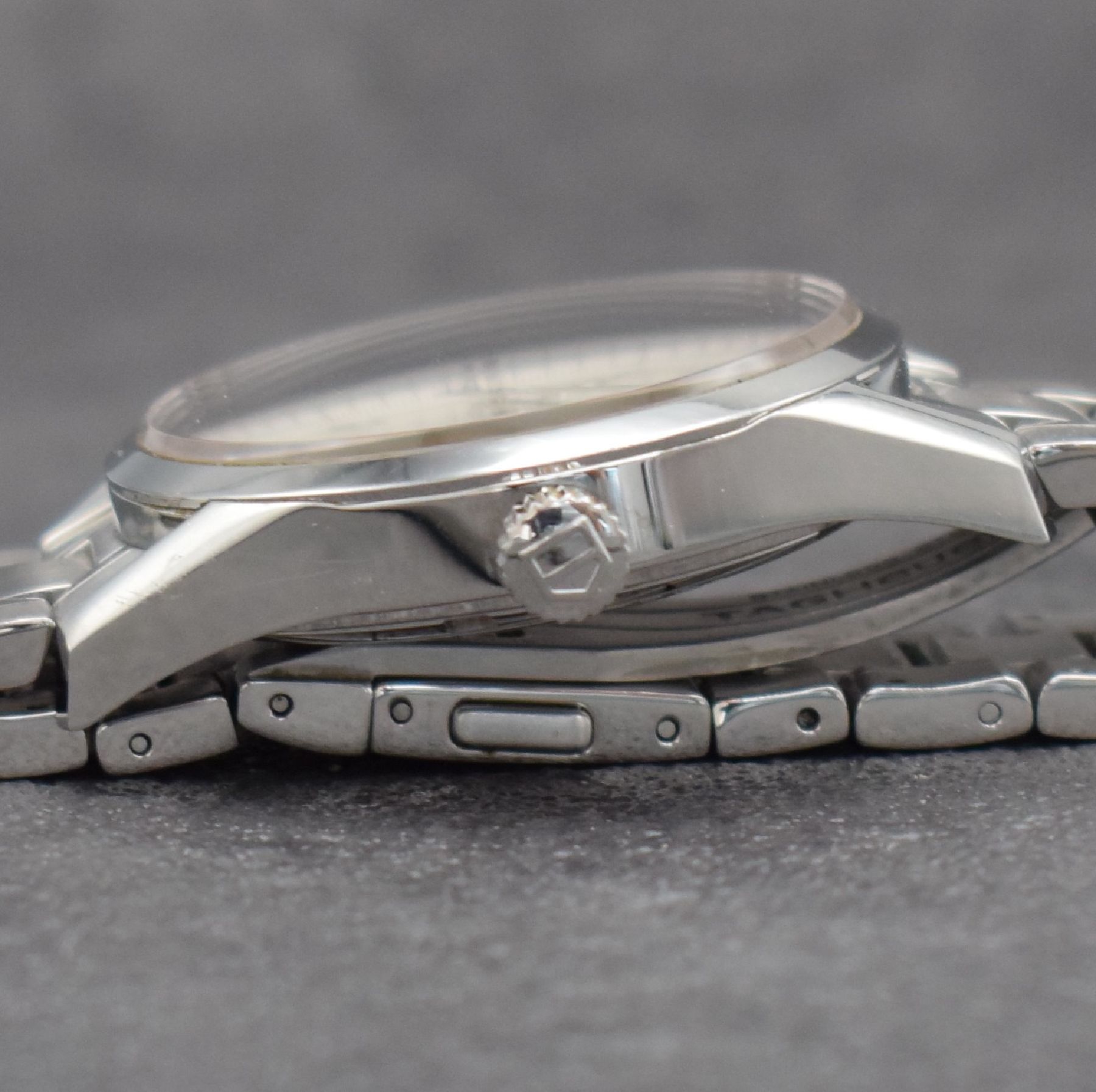 Detail g: TAG HEUER Herrenarmbanduhr Carrera, Automatik, Ref. WV2114, Edelstahlgeh. inkl. Gliederband m. Faltschl., beids. vergl., Boden verschr., silb. ...