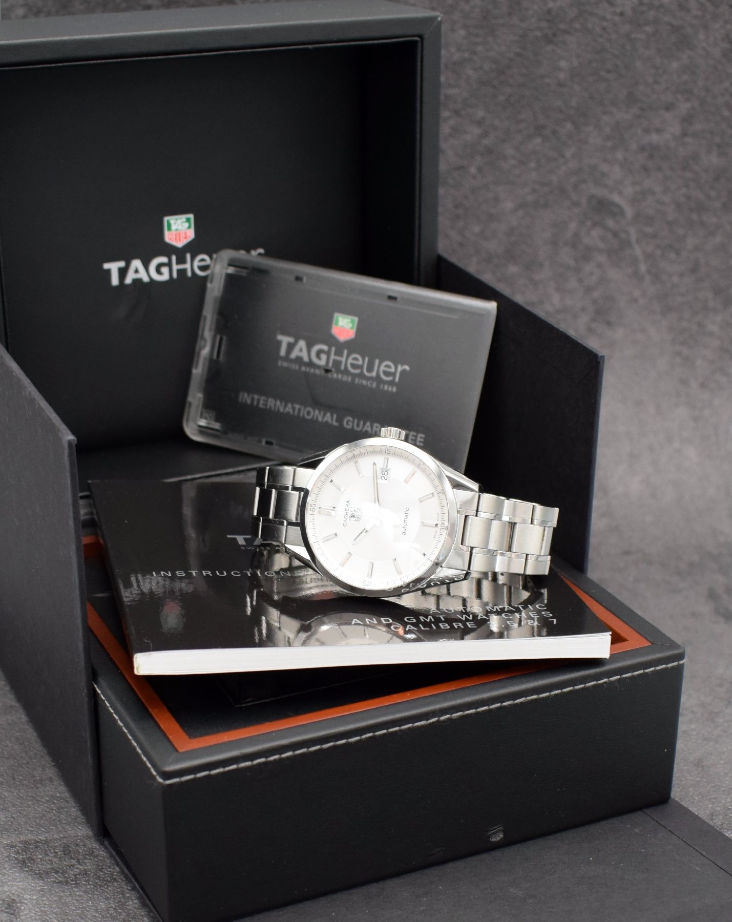 Detail h: TAG HEUER Herrenarmbanduhr Carrera, Automatik, Ref. WV2114, Edelstahlgeh. inkl. Gliederband m. Faltschl., beids. vergl., Boden verschr., silb. ...