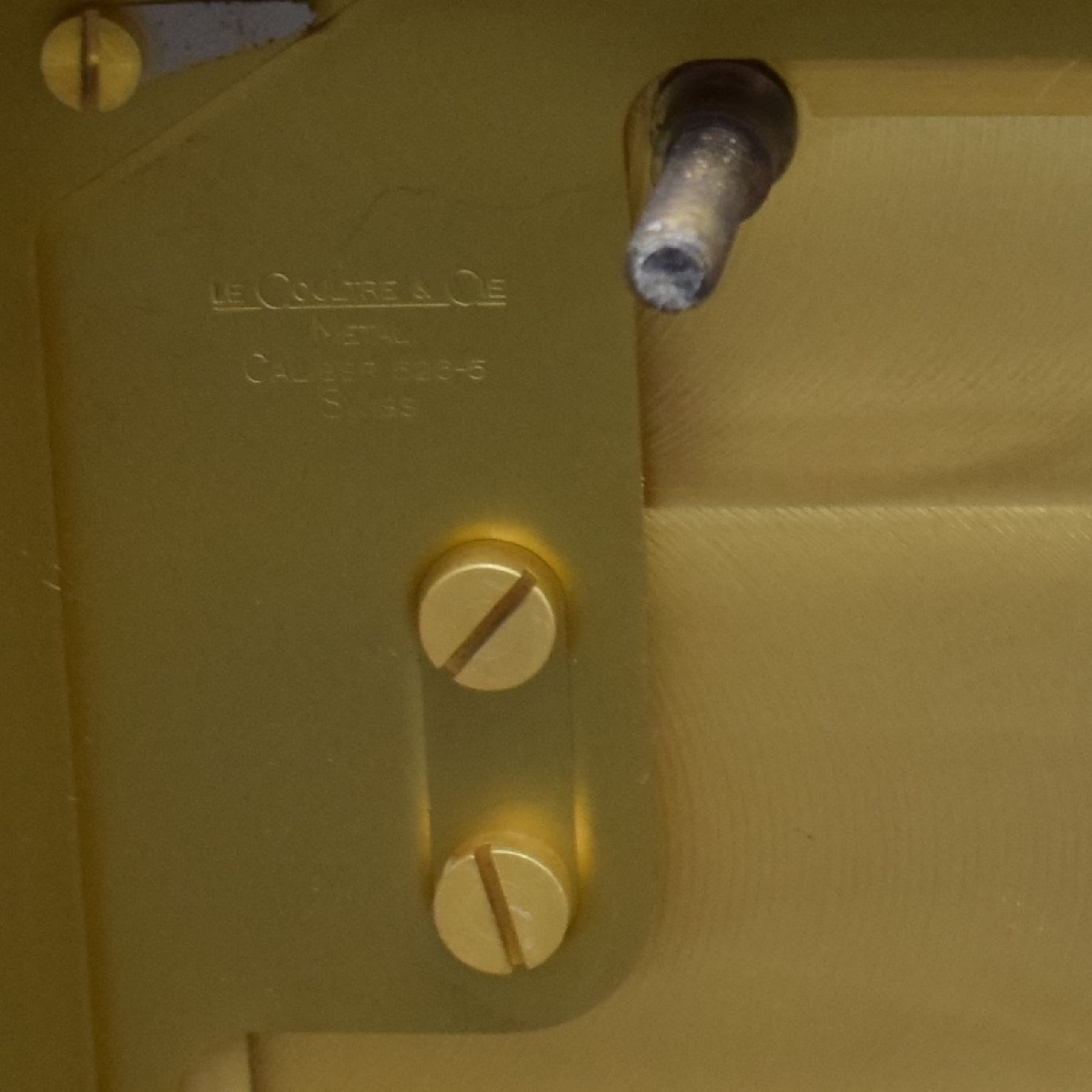Detail h: Jaeger-LeCoultre Drehpendel-Tischuhr Atmos V Referenz 5800 Modell Classic, Schweiz um 1965, verg., 5-seitig vergl. Geh., nach vorn zu öffnen durch ...