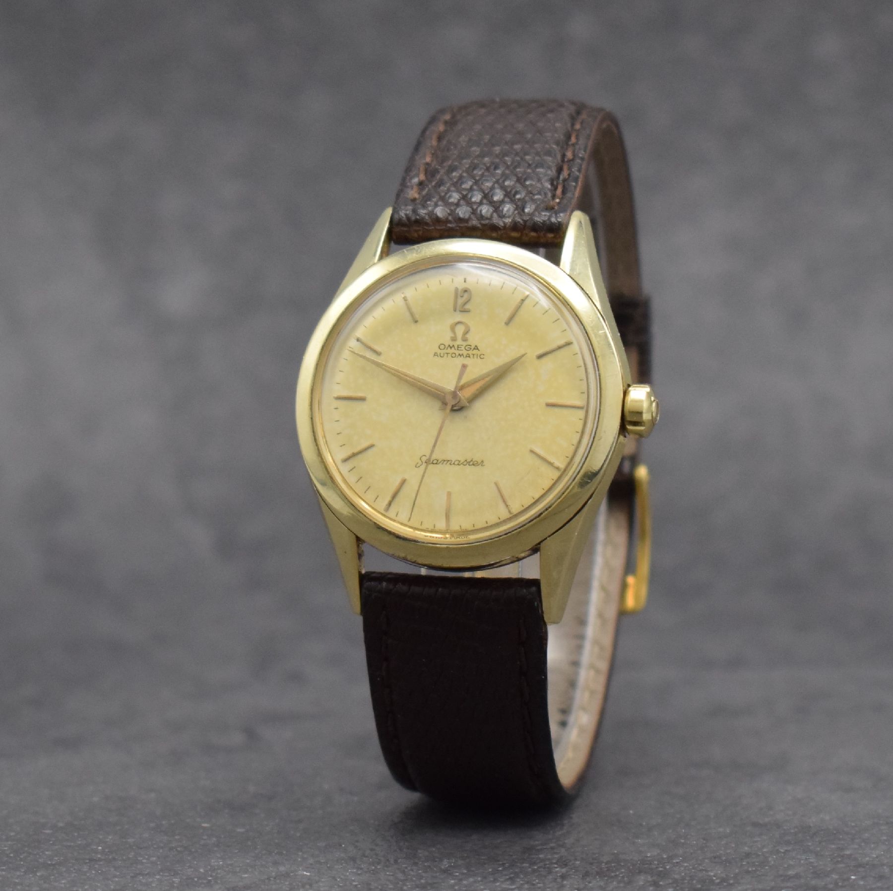 Detail b: OMEGA Herrenarmbanduhr Seamaster, Automatik, Schweiz um 1958, Ref. 2802 14 SC, Edelstahl m. Goldhaube, Edelstahlboden aufgedr., silb. Zifferbl. m. ...