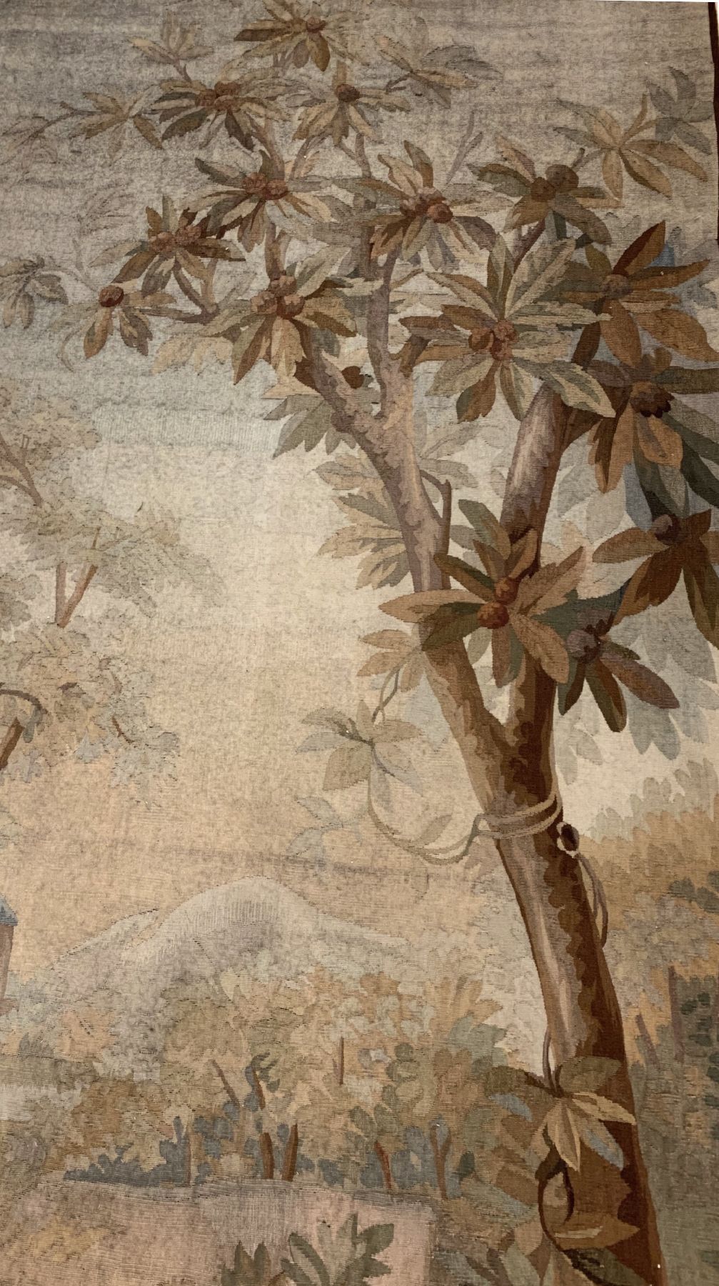 Detail c: Feine Flämische Tapesseri, antik, (Fragment)Flandern, 19 Jhd., Wolle gewebt auf Baumwolleca.310 x 123 cm, EHZ: 2(guter Zustand).