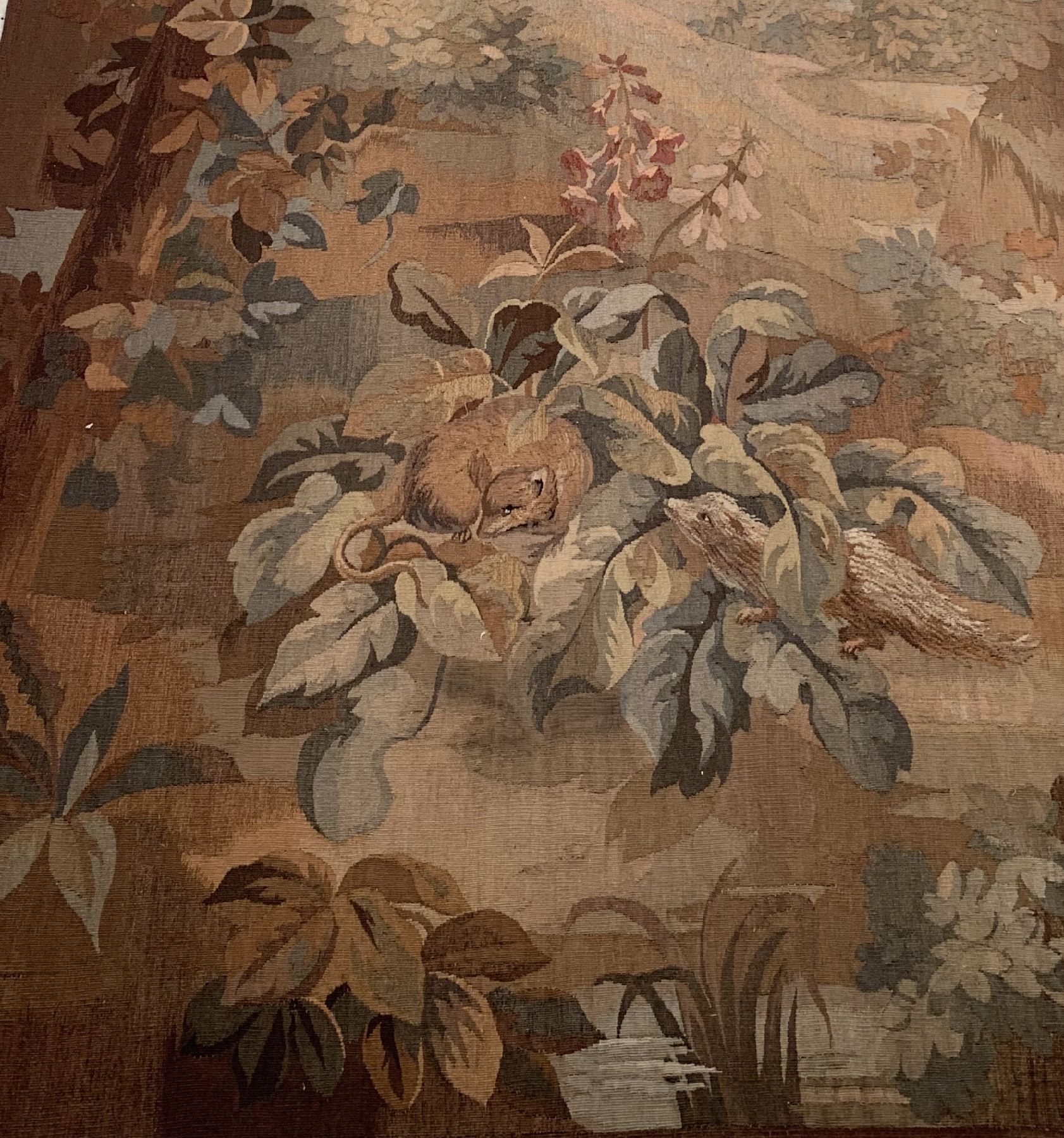 Detail a: Feine Flämische Tapesseri, antik, Fragment Flandern, 19 Jhd. , Wolle gewebt auf Baumwolleca, 310 x 123 cm, EHZ: 2(guter Zustand).