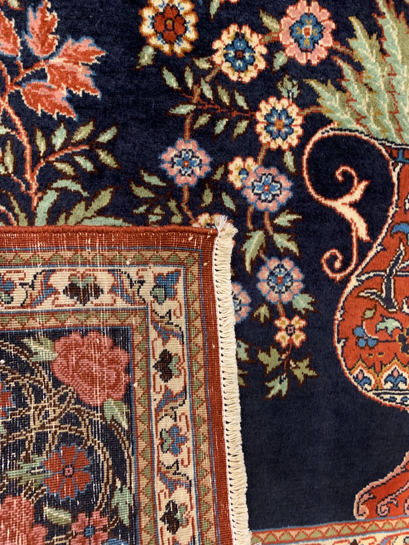 Detail f: Feiner signierter Teheran alt, Persien, um 1950, Korkwolle geknüpft auf Baumwolle, ca.200 x 130cm, EHZ: 2(Sehr guter Zustand)