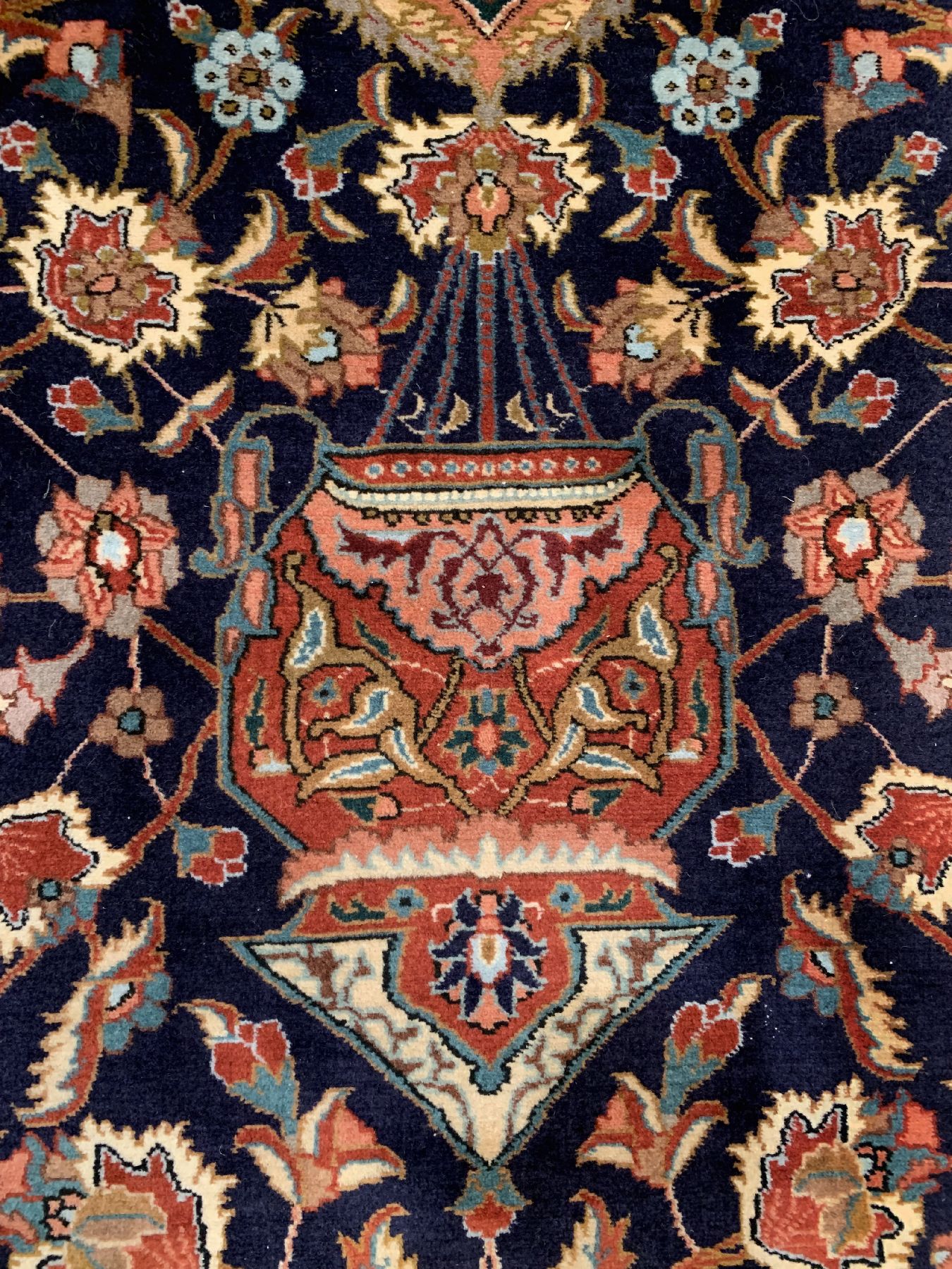 Detail c: Feiner Täbriz(Sheikh-Safi), Persien, um 1930/1940, Korkwolle geknüpft auf BaumwolleHochwertiger Täbriz mit dem berühmten Sheikh- Safi Muster und ...