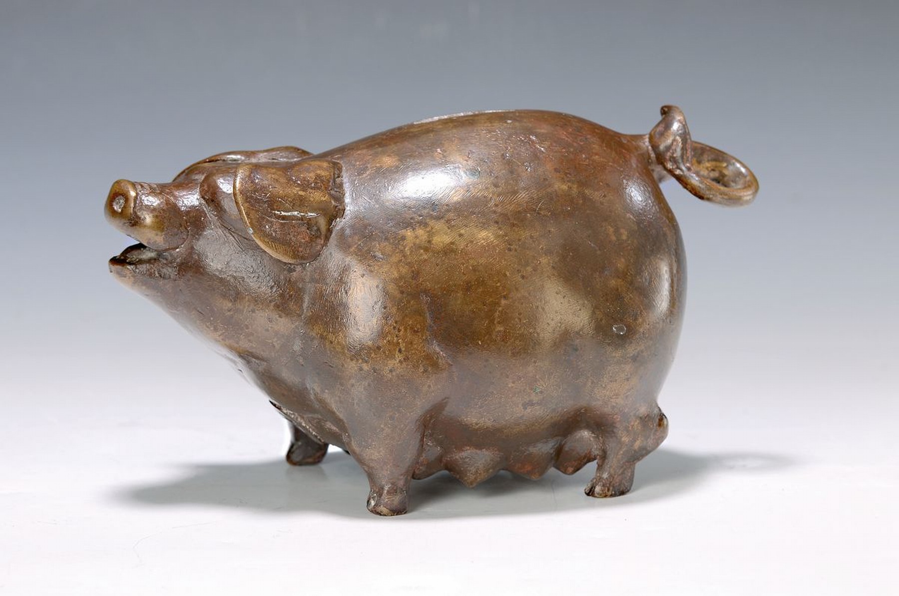 Gernot Rumpf, geb. 1941 Kaiserslautern, Bronzeskulptur: Sparschwein, monogrammiert, num. 2/25, Gießerstempel, ca. 12x21 x 10 cm