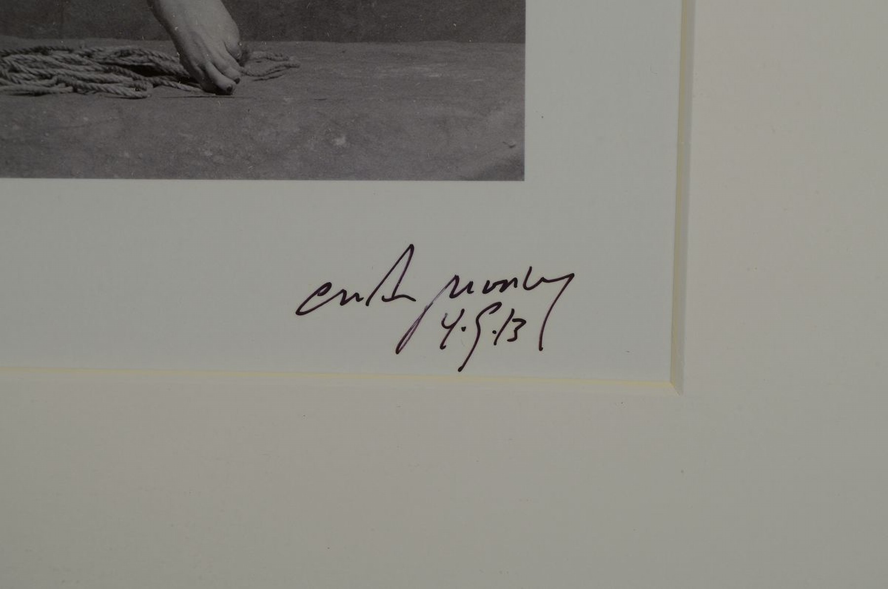 Detail a: Craig Morey, 1952 Fort Wayne/USA, Aktfotografie, handsigniert, aus 2013, dat. rückseitig mit Zertifikat, unter Glas, Rahmen 46 x 56 cm
