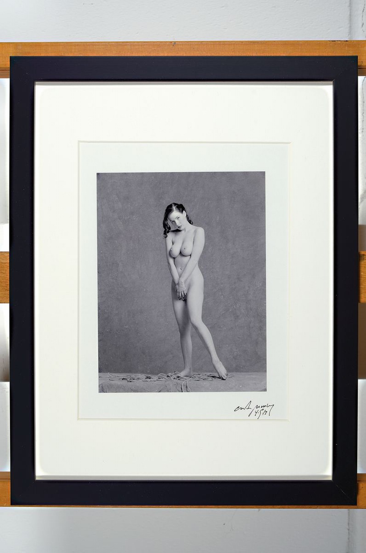 Detail k: Craig Morey, 1952 Fort Wayne/USA, Aktfotografie, handsigniert, aus 2013, dat. rückseitig mit Zertifikat, unter Glas, Rahmen 46 x 56 cm