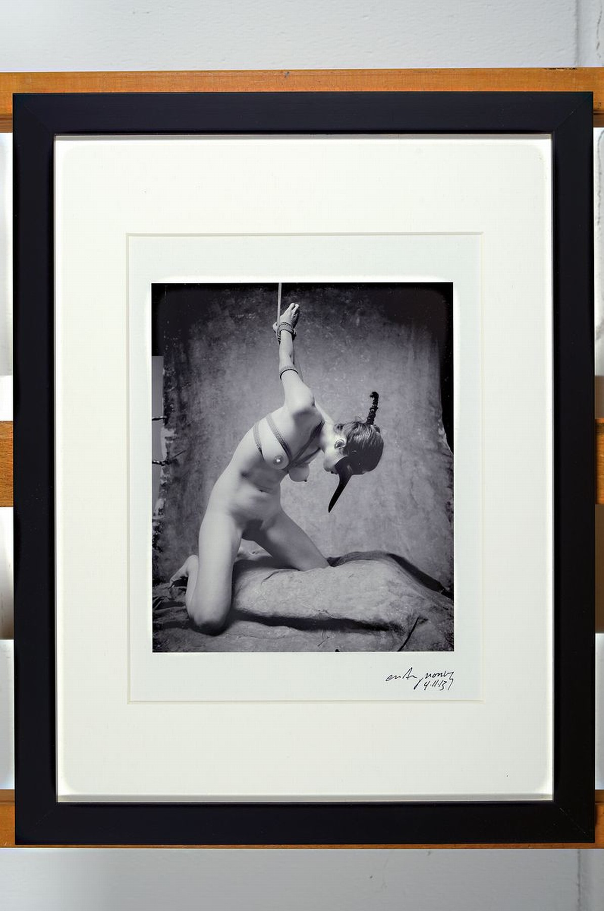 Detail k: Craig Morey, 1952 Fort Wayne/USA, Aktfotografie, handsigniert, aus 2013, dat. rückseitig mit Zertifikat, unter Glas, Rahmen 46 x 56 cm