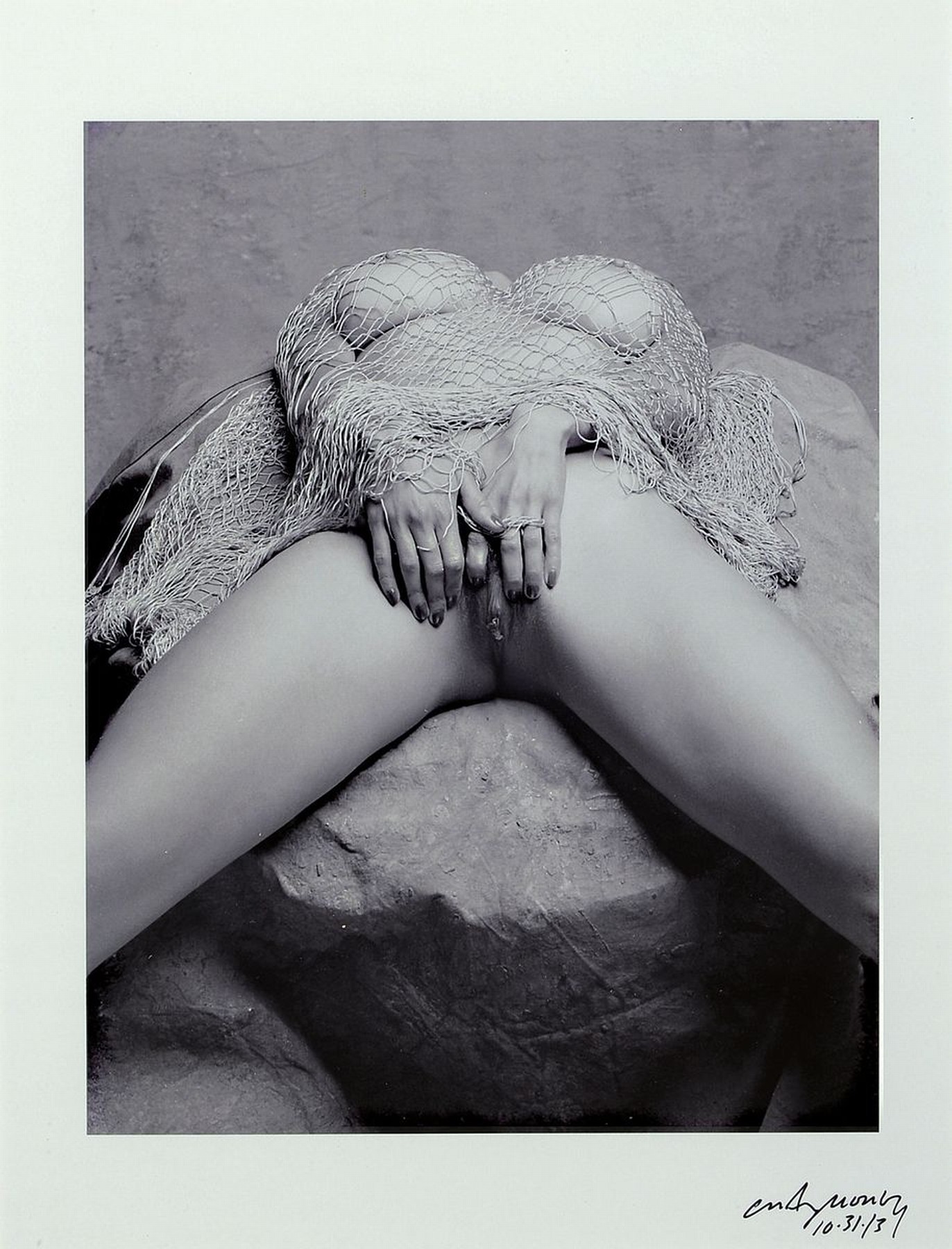 Craig Morey, 1952 Fort Wayne/USA, Aktfotografie, handsigniert, aus 2013, dat. rückseitig mit Zertifikat, unter Glas, Rahmen 46 x 56 cm