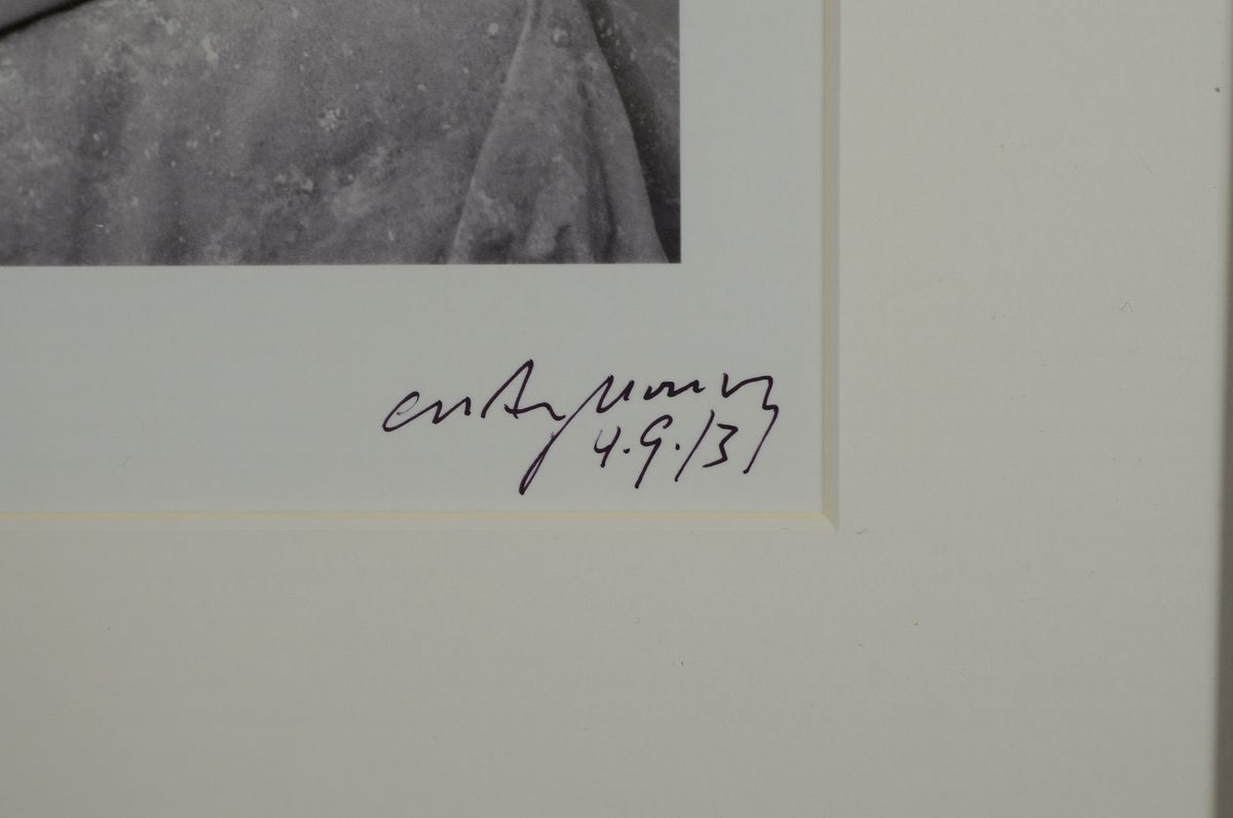 Detail a: Craig Morey, 1952 Fort Wayne/USA, Aktfotografie, handsigniert, aus 2013, dat. rückseitig mit Zertifikat, unter Glas, Rahmen 46 x 56 cm