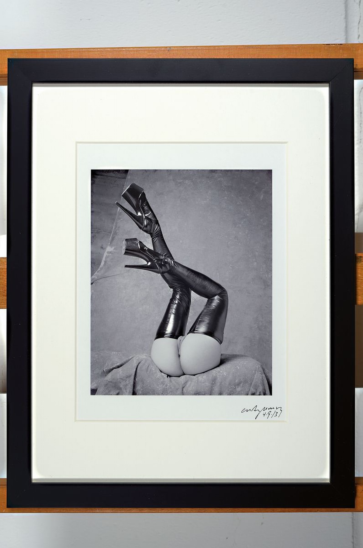 Detail k: Craig Morey, 1952 Fort Wayne/USA, Aktfotografie, handsigniert, aus 2013, dat. rückseitig mit Zertifikat, unter Glas, Rahmen 46 x 56 cm