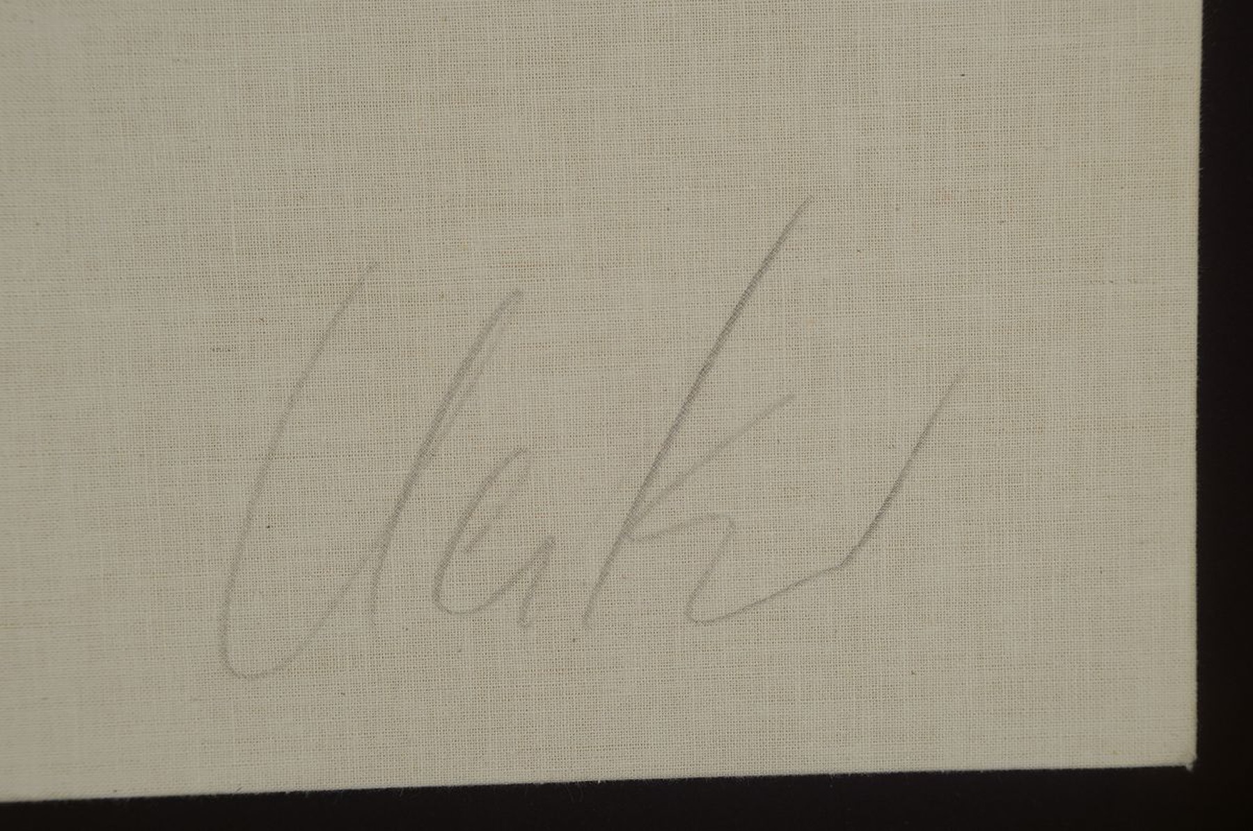 Detail a: Günther Uecker, geb. 1930, Nagelobjekt: Nagel in überarbeiteter Leinenkassette, gerahmt in Unikat-Objektrahmen aus schwarz lackiertem Echtholz, ...