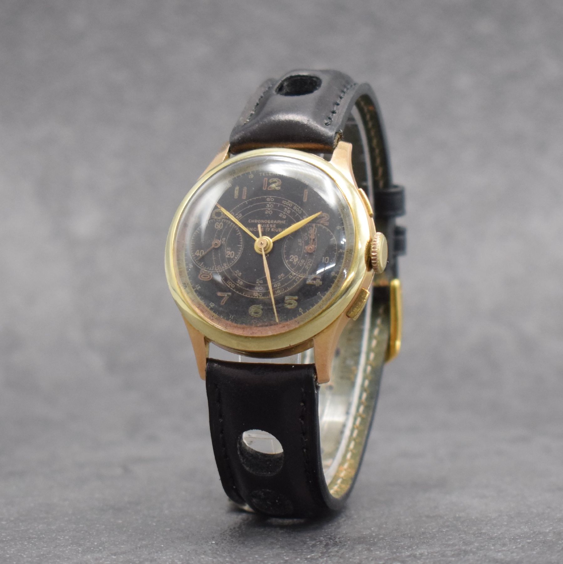 Detail d: CHRONOGRAPHE SUISSE Chronograph in RG 750/000, Schweiz um 1945, Handaufzug, gedr. Geh., Messing-Innengeh., Lünette in 14k GG ers., schwarzes ...