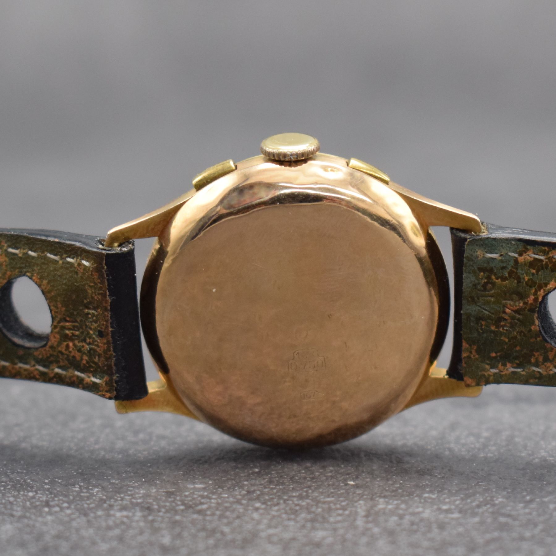 Detail f: CHRONOGRAPHE SUISSE Chronograph in RG 750/000, Schweiz um 1945, Handaufzug, gedr. Geh., Messing-Innengeh., Lünette in 14k GG ers., schwarzes ...