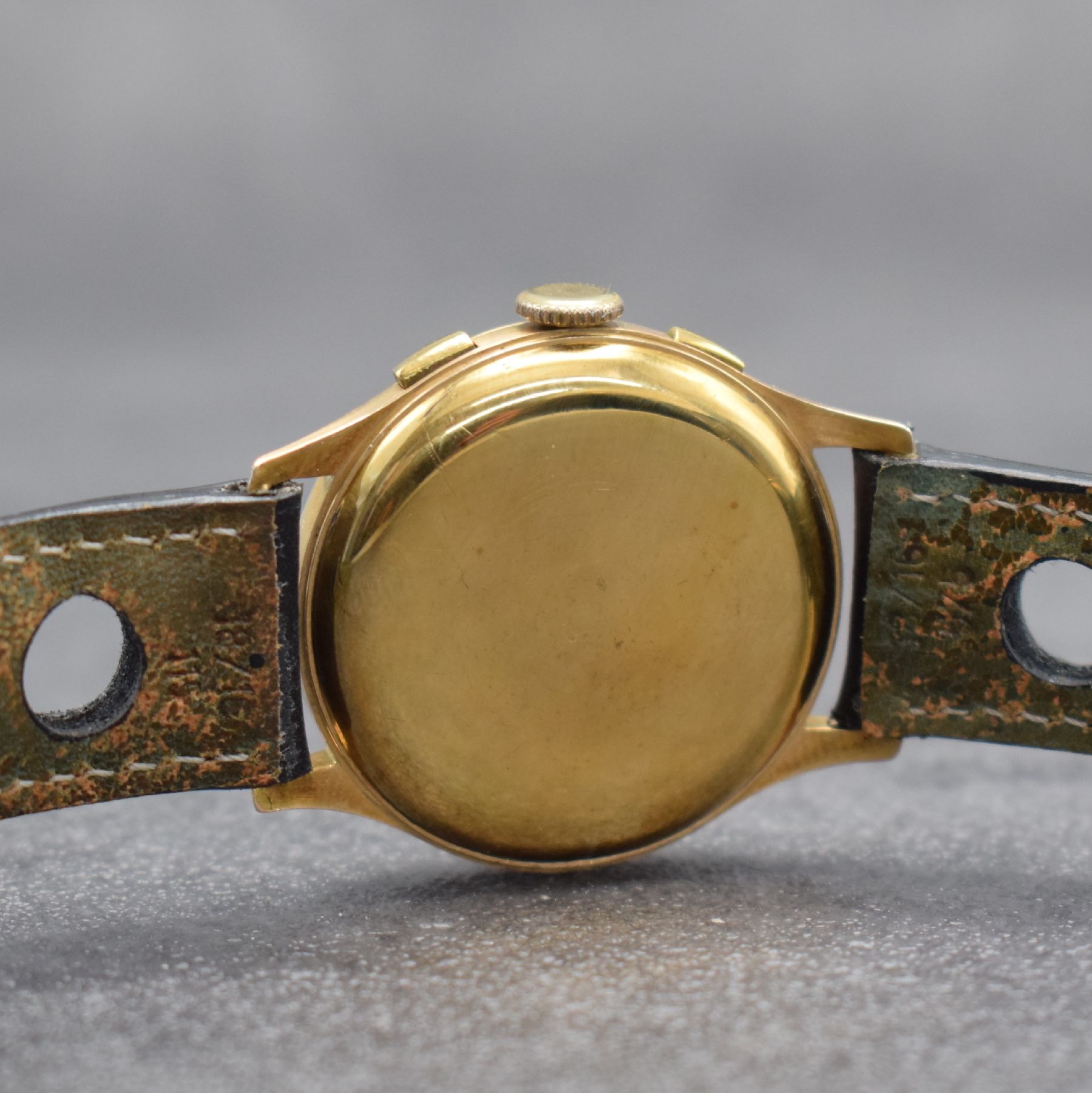 Detail g: CHRONOGRAPHE SUISSE Chronograph in RG 750/000, Schweiz um 1945, Handaufzug, gedr. Geh., Messing-Innengeh., Lünette in 14k GG ers., schwarzes ...
