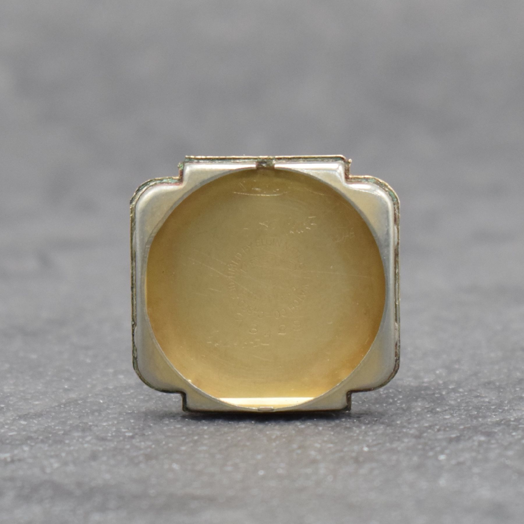 Detail f: ELGIN De Luxe Armbanduhr, Handaufzug, USA 1940er Jahre, 10k Gold-Filled Geh., Boden m. Widmungsgravur aufgedr., weißes Zifferbl. m. arab. Std. ...
