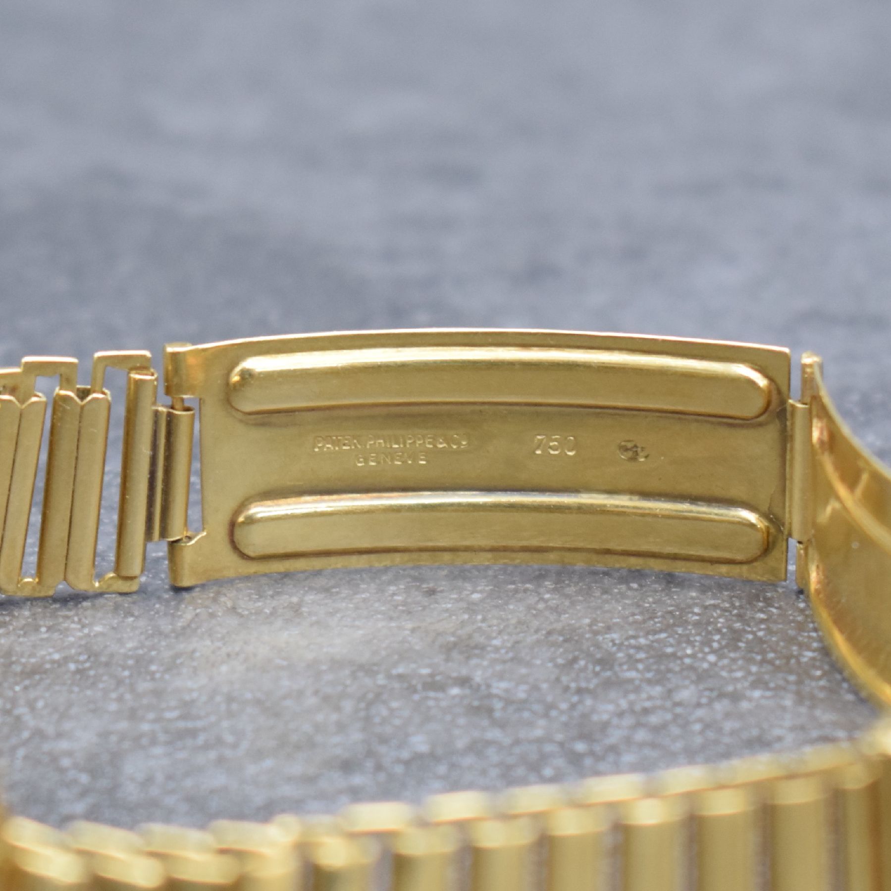 Detail g: PATEK PHILIPPE / Gay Frères Armbanduhr mit sehr seltenem original Band in GG 750/000, Schweiz um 1905 / 1935, Handaufzug, neutrales gedr. Geh., ...