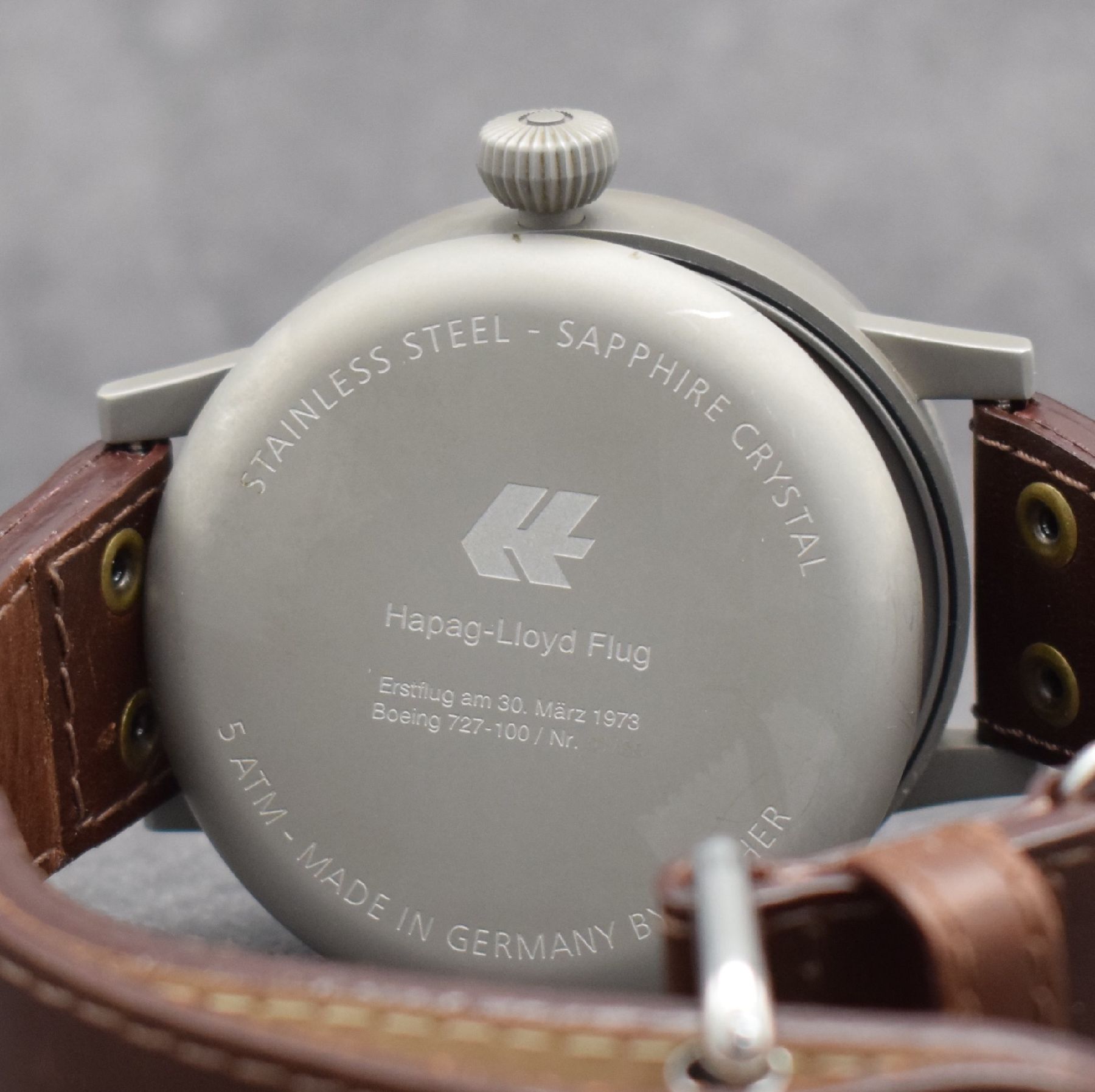 Detail e: LACO Hapag-Lloyd auf 35 Stück limitierte Fliegeruhr - hier Nummer 01/35, Deutschland / Schweiz um 2010, Automatik, mattiertes Stahlgeh., Boden & ...