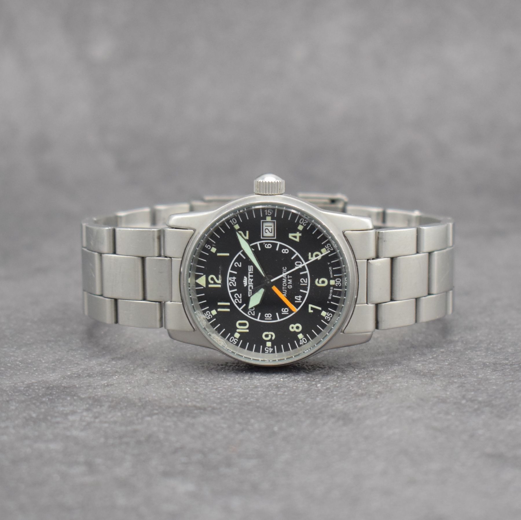FORTIS GMT Armbanduhr in Stahl/Stahlband, Schweiz um 1990, Automatik, mattiertes Geh. Ref. 621.10.148, Boden & Krone verschr., schwarzes Zifferbl., ...