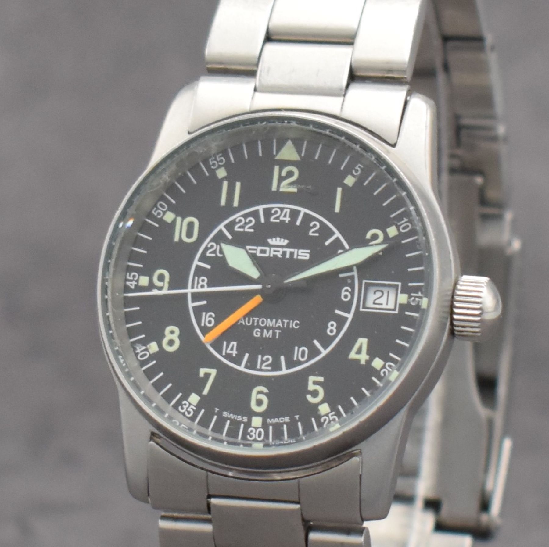 Detail c: FORTIS GMT Armbanduhr in Stahl/Stahlband, Schweiz um 1990, Automatik, mattiertes Geh. Ref. 621.10.148, Boden & Krone verschr., schwarzes Zifferbl., ...