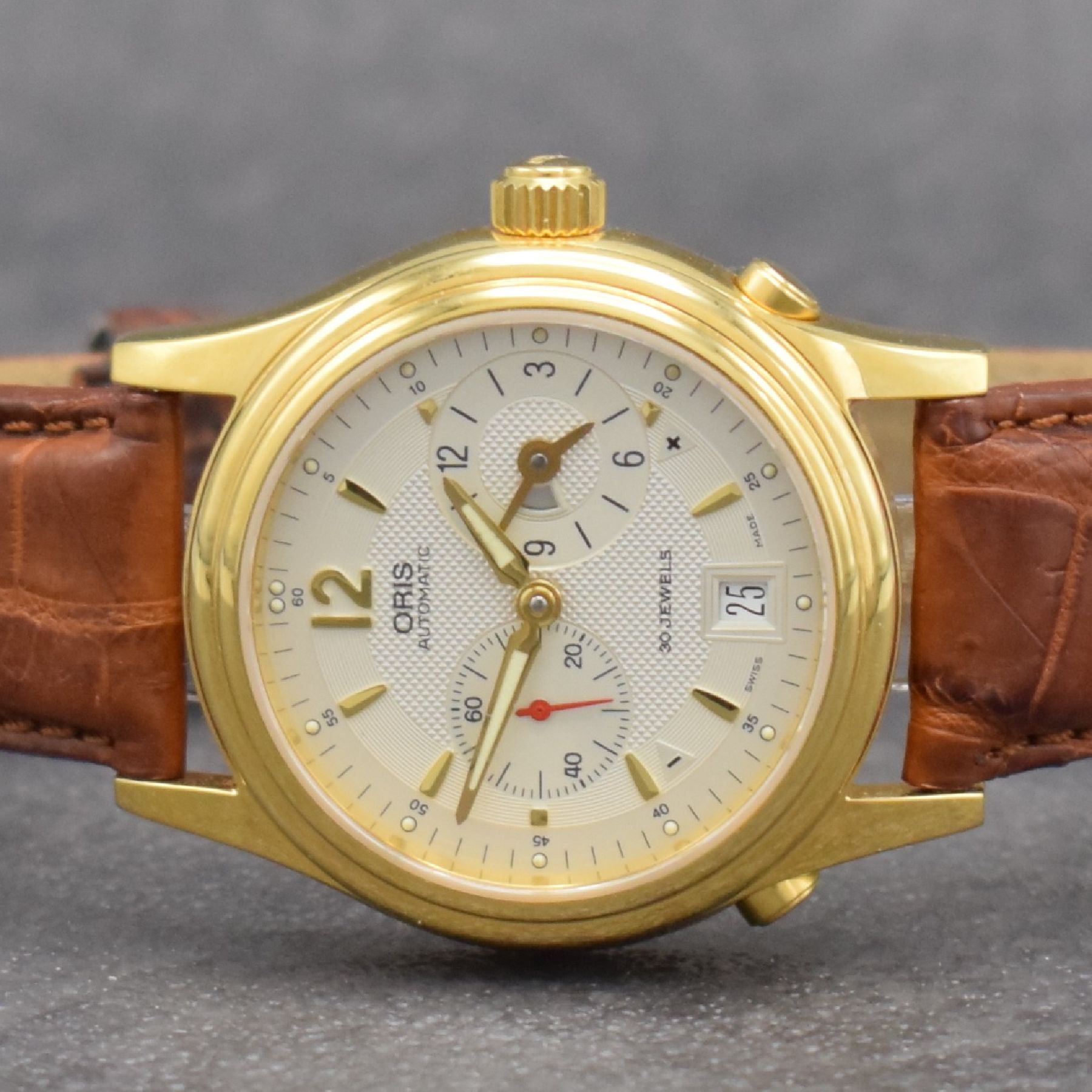 Detail a: ORIS Herrenarmbanduhr mit zweiter Zeitzone, Schweiz um 2000, Automatik, vergold. Stahlgeh. Ref. 7485, beids. Saphirvergl., Boden & Krone verschr., ...