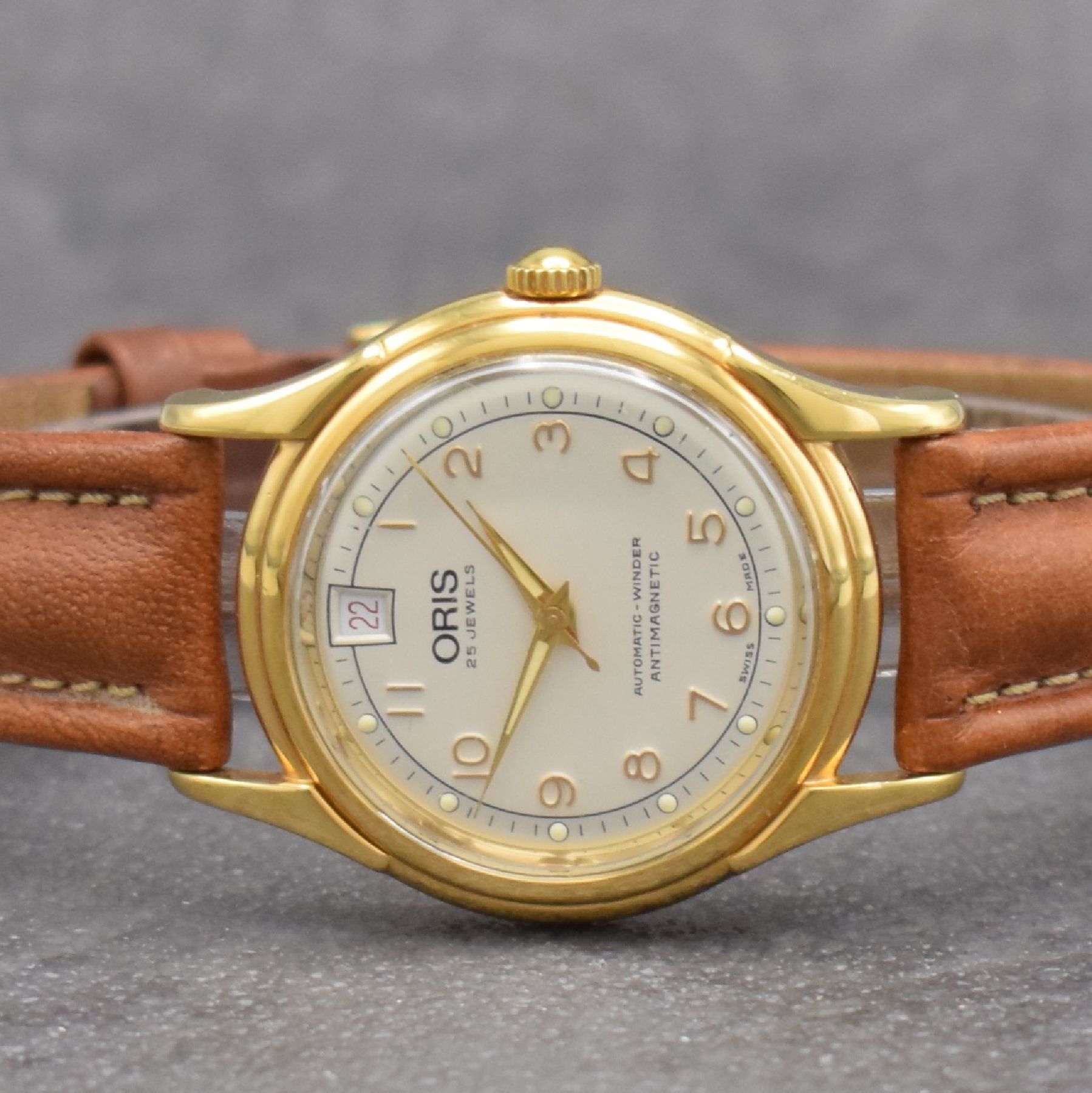 Detail a: ORIS vergoldete Armbanduhr mit Datum, Schweiz um 2000, Automatik, beids. vergl., Ref. 7317, Stahlboden verschr., silb. Duoton- Zifferbl., gold. arab. ...