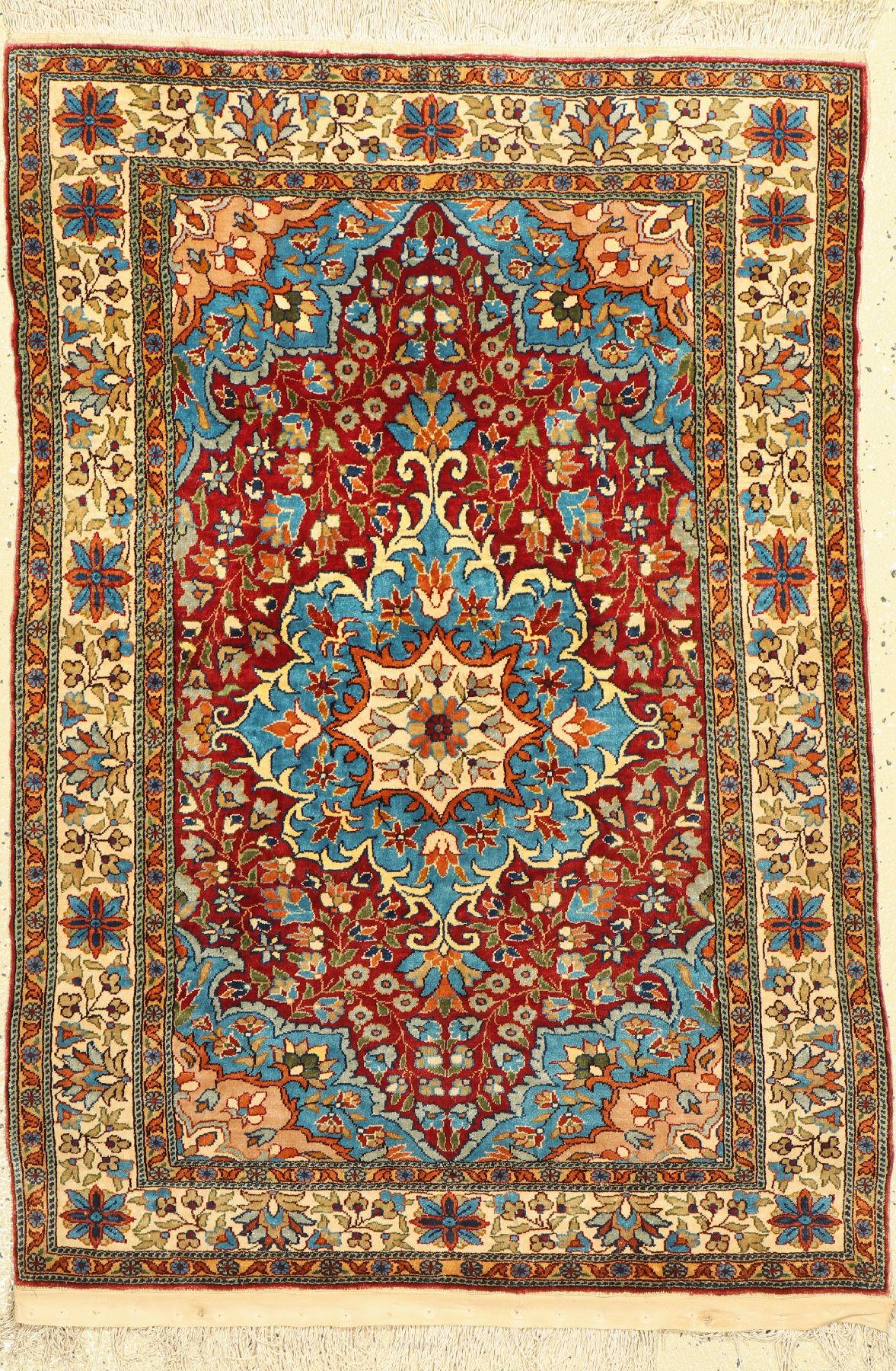Kayseri Seide fein, Türkei, ca. 60 Jahre, reine Naturseide, ca. 106 x 75 cm, EHZ: 2