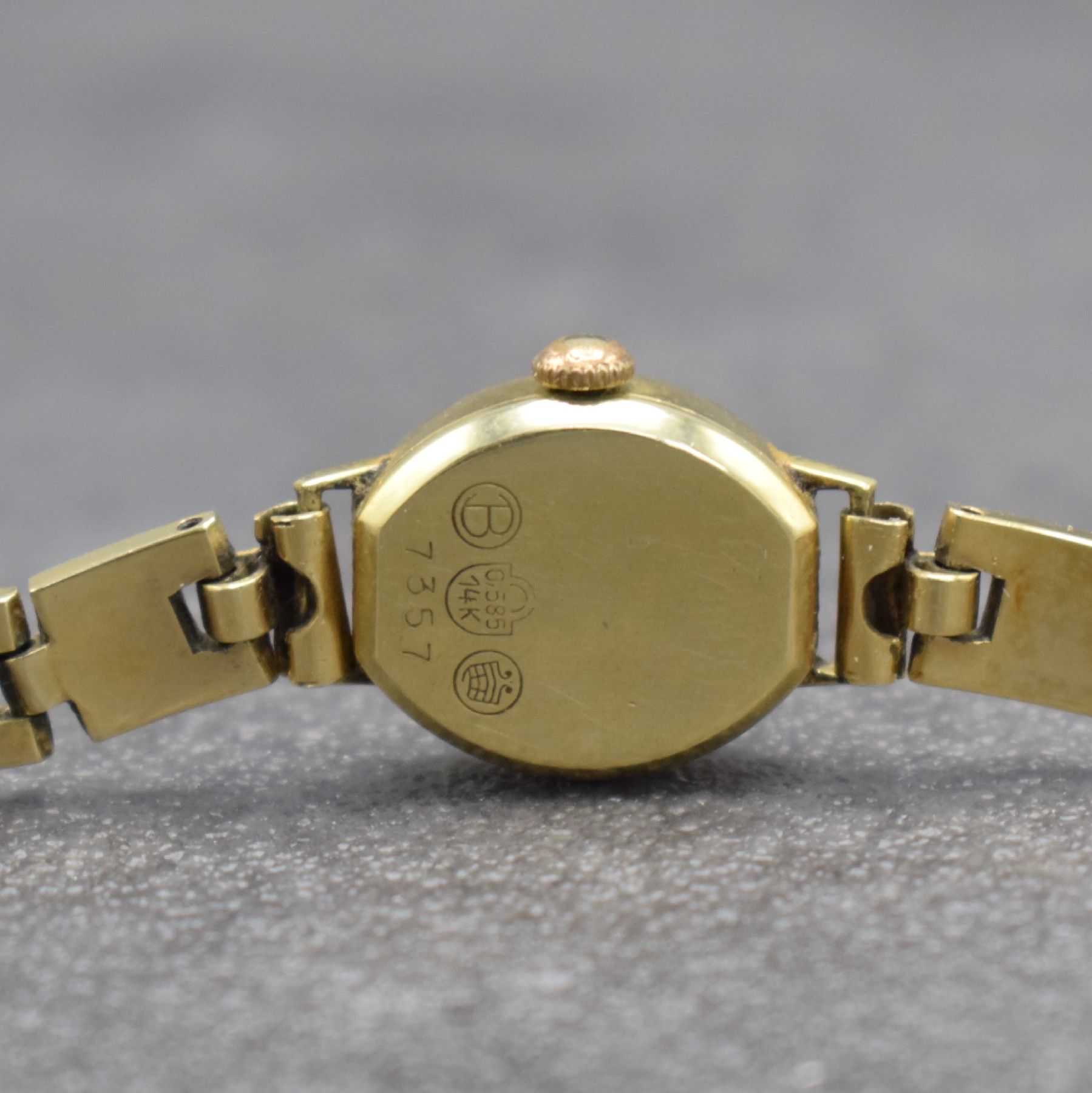 Detail c: BIFORA & NORVINA 2 Damenarmbanduhren in GG/WG 585/000, Schweiz/Deutschland um 1970, Handaufzug, gedr. Böden, silb. Zifferbl. mit aufges. Std.-Ind., ...