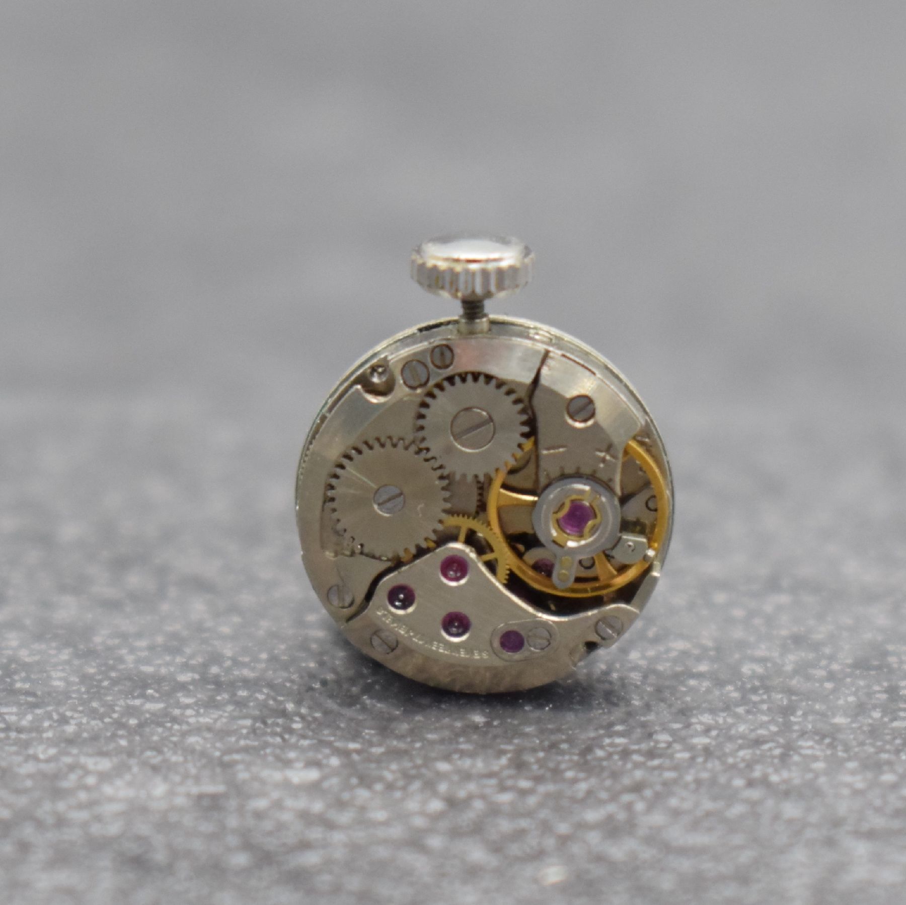 Detail h: BIFORA & NORVINA 2 Damenarmbanduhren in GG/WG 585/000, Schweiz/Deutschland um 1970, Handaufzug, gedr. Böden, silb. Zifferbl. mit aufges. Std.-Ind., ...