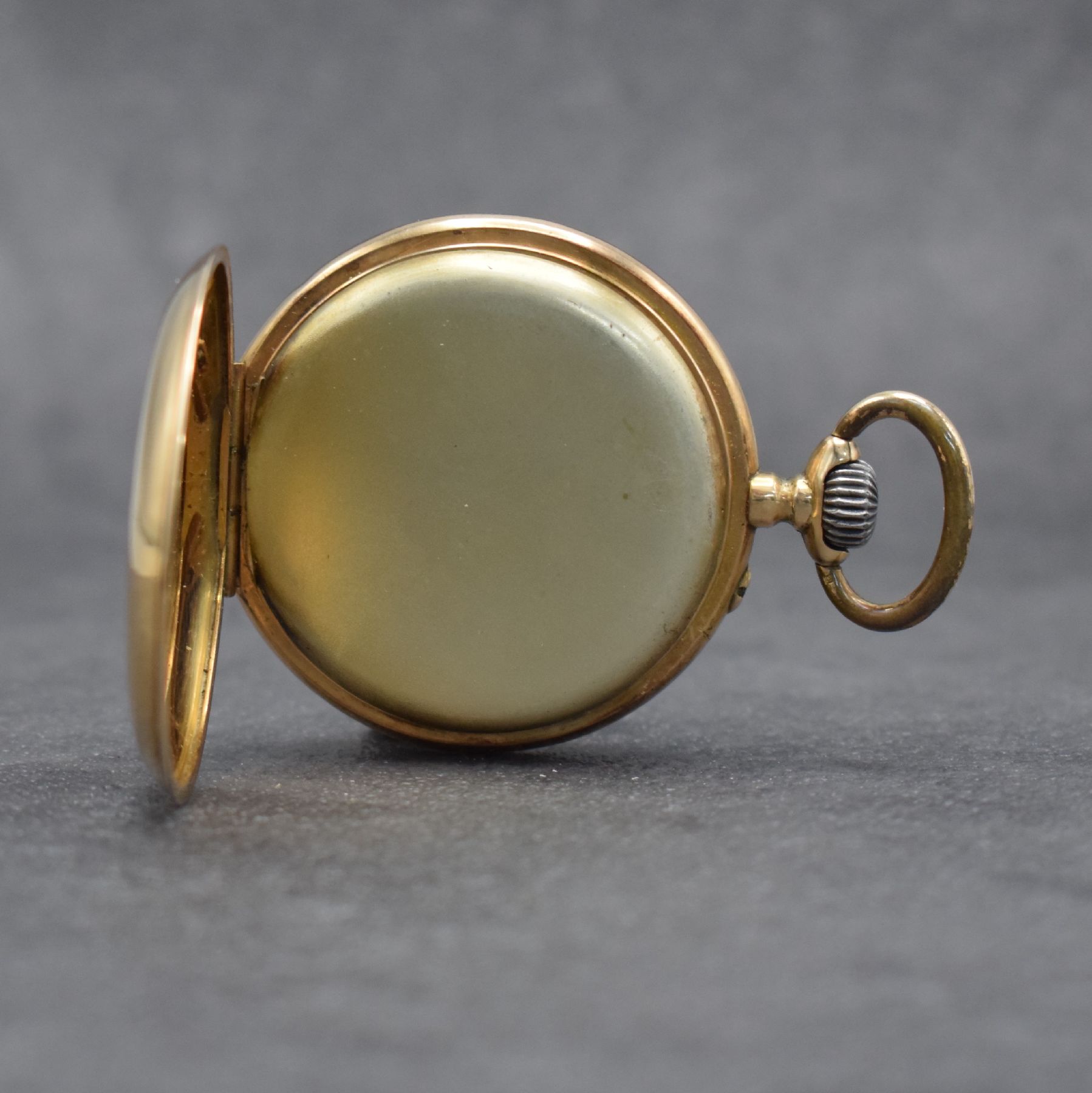 Detail f: THOMMEN offene Taschenuhr in RG 585/000, Schweiz um 1900, glattes Geh. l. dell., Metallcuvette, 2-teil. Emailzifferbl. m. radial angeordneten arab. ...
